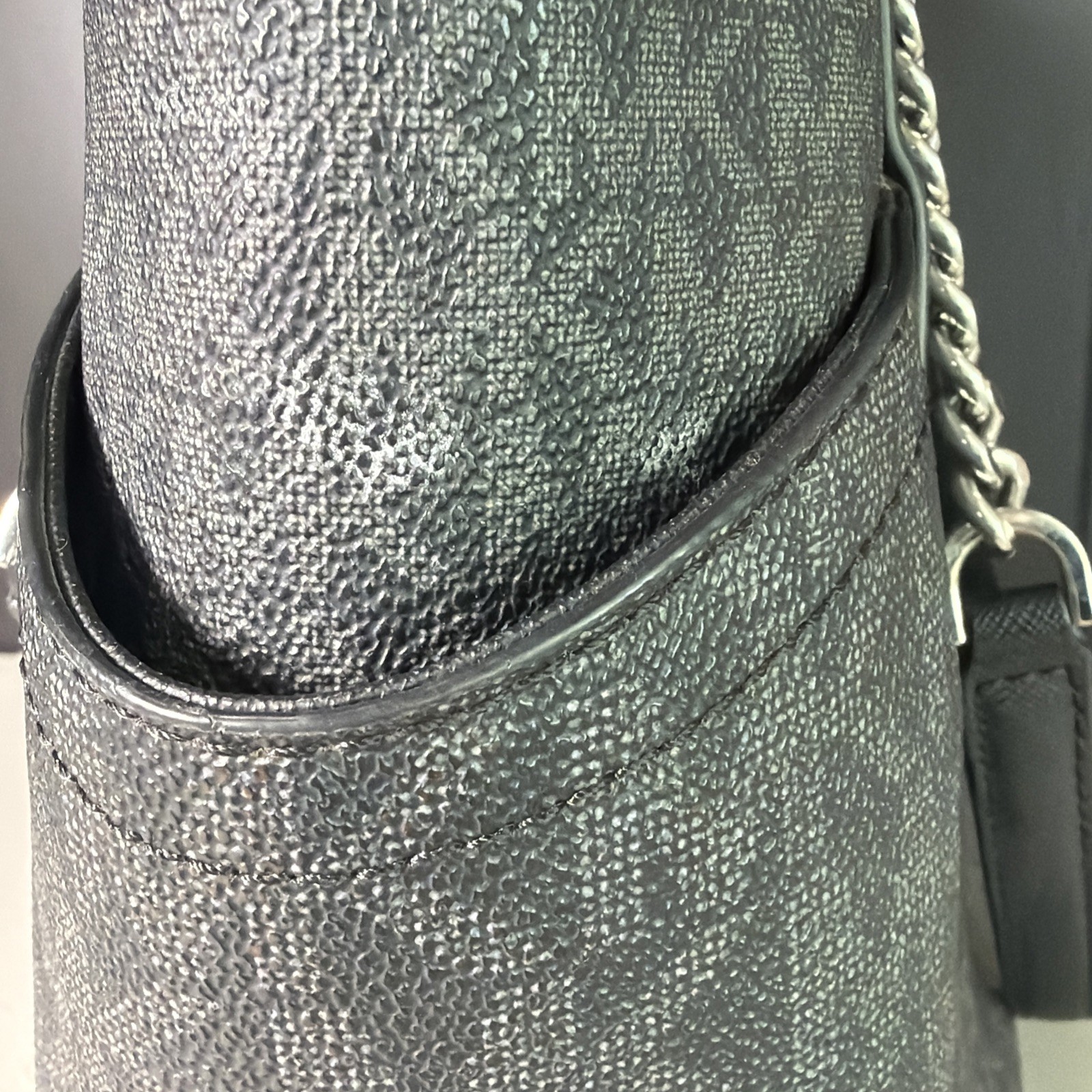 Michael Kors Black Logo Chain Strap Shoulder Bag with Inner Pockets