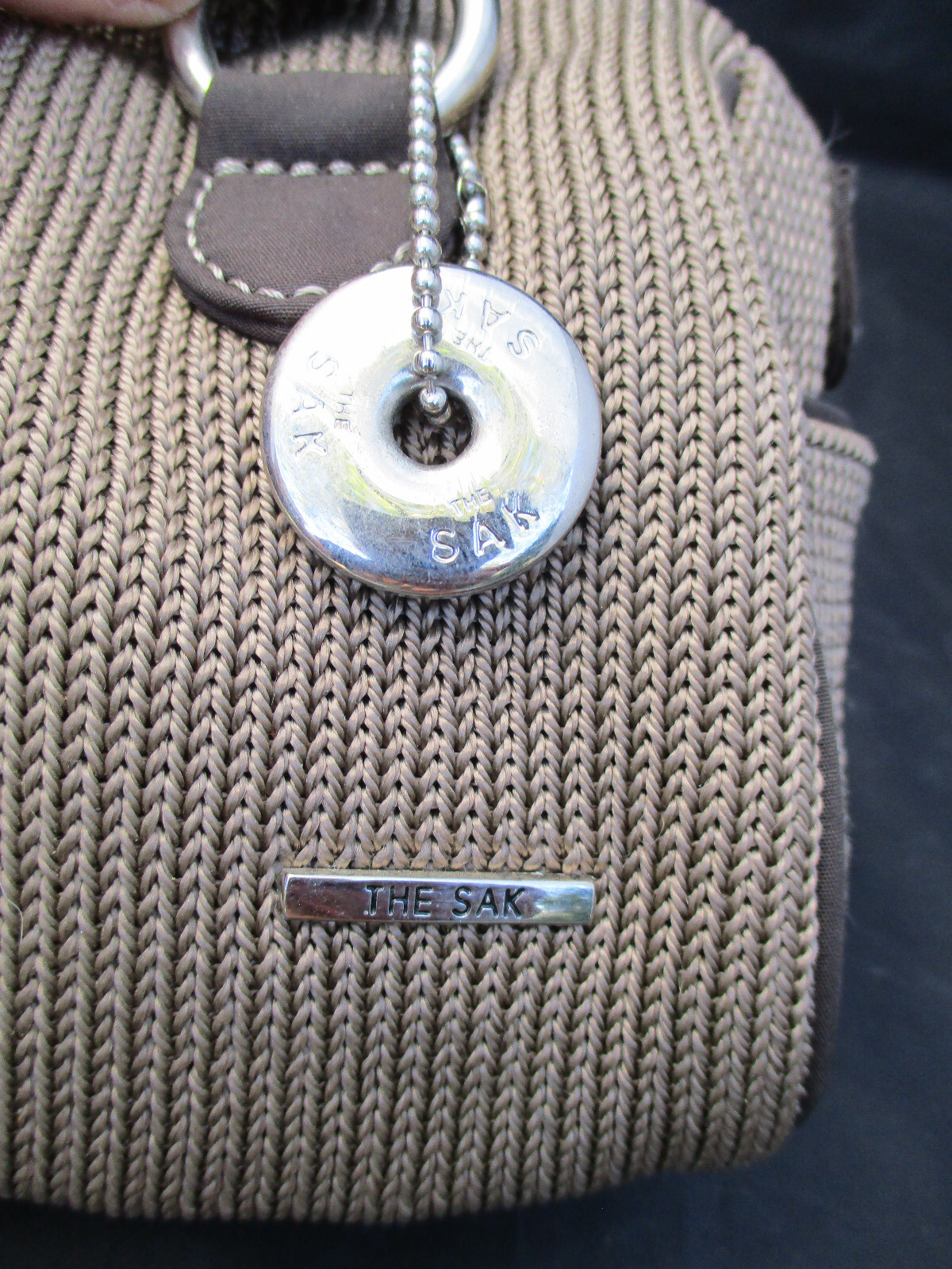 The Sak Handbag Purse Brown Knit Fabric 100% Polyester 5 Pockets Logo Charm EUC