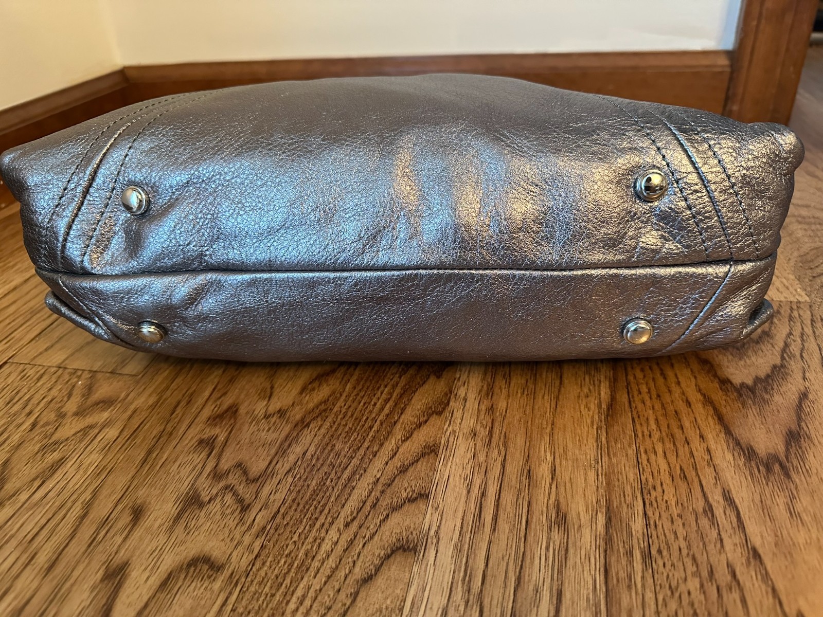 NEW B. Makowsky Metallic Leather Y2K Whipstitch Handle Shoulder Slouch Bag Purse
