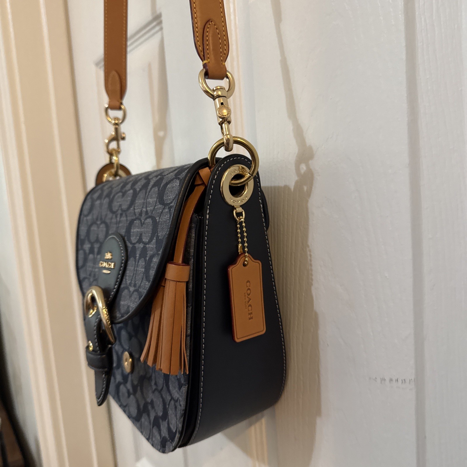 COACH Cleo Shoulder Bag Signature Navy NEW WITHOUT TAGS