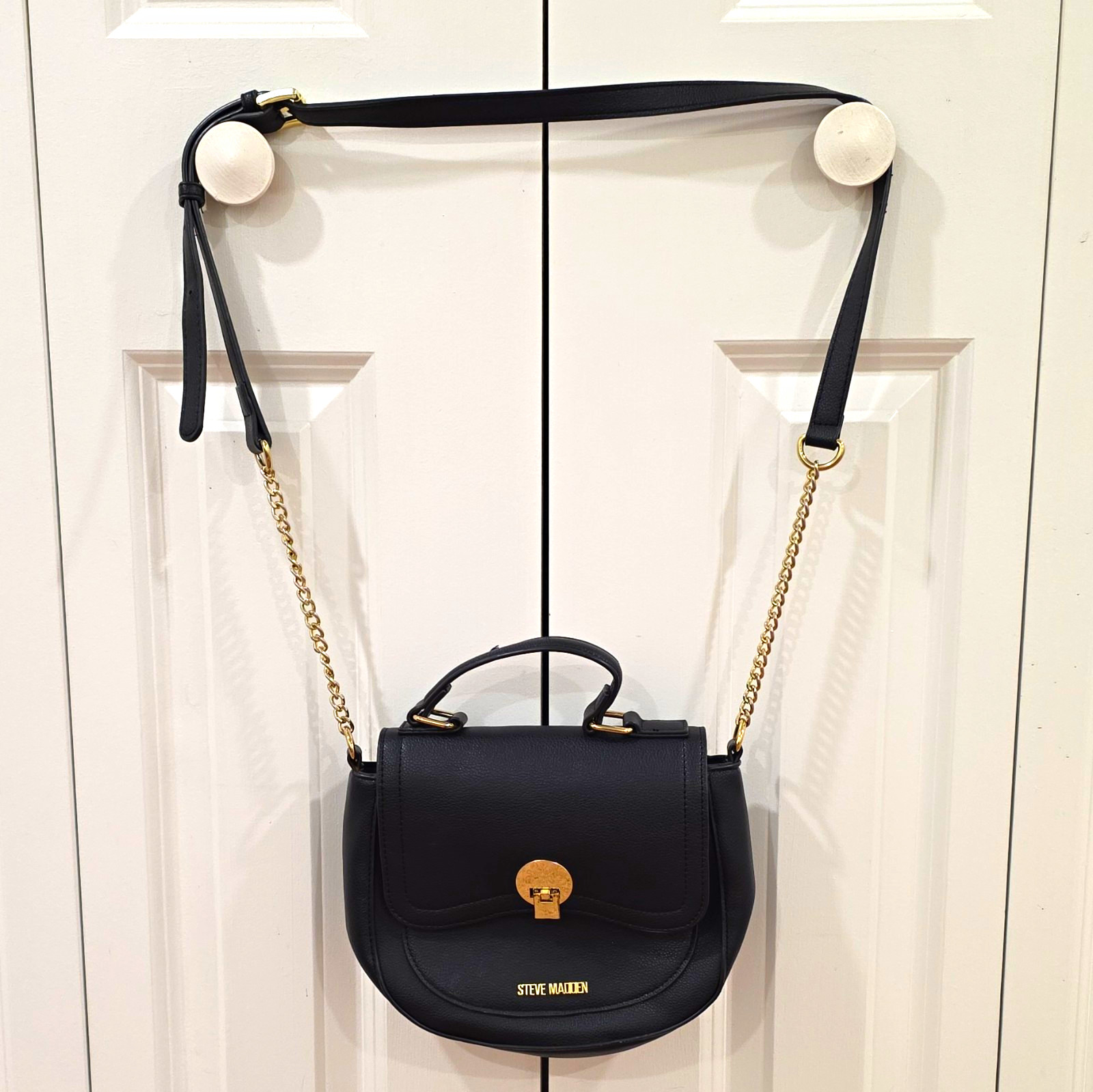 Steve Madden Black Crescent Crossbody Bag Turn Lock, Chain Strap Gold