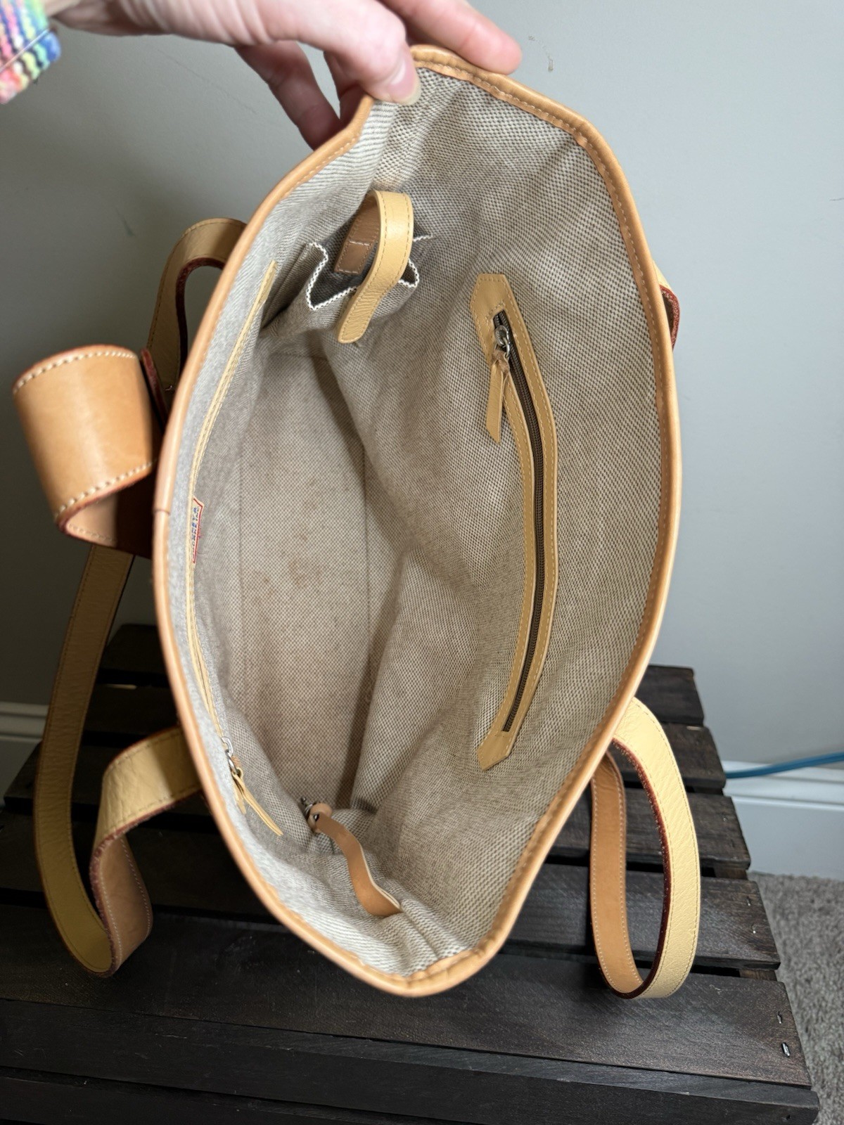 Dooney & Bourke Logo Tote Shoulder Bag Tan Brown Push Lock Lined Pockets