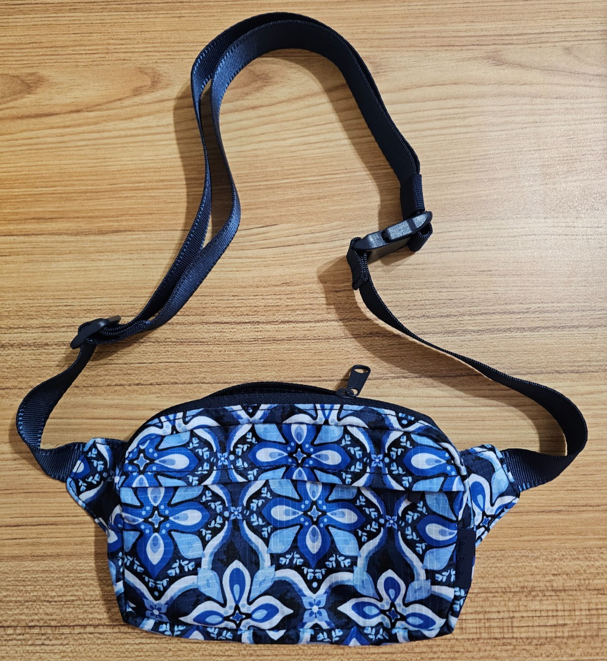 Vera Bradley Ripstop Mini Belt Bag/ Sling Crossbody Adjustable Strap Zip Closure