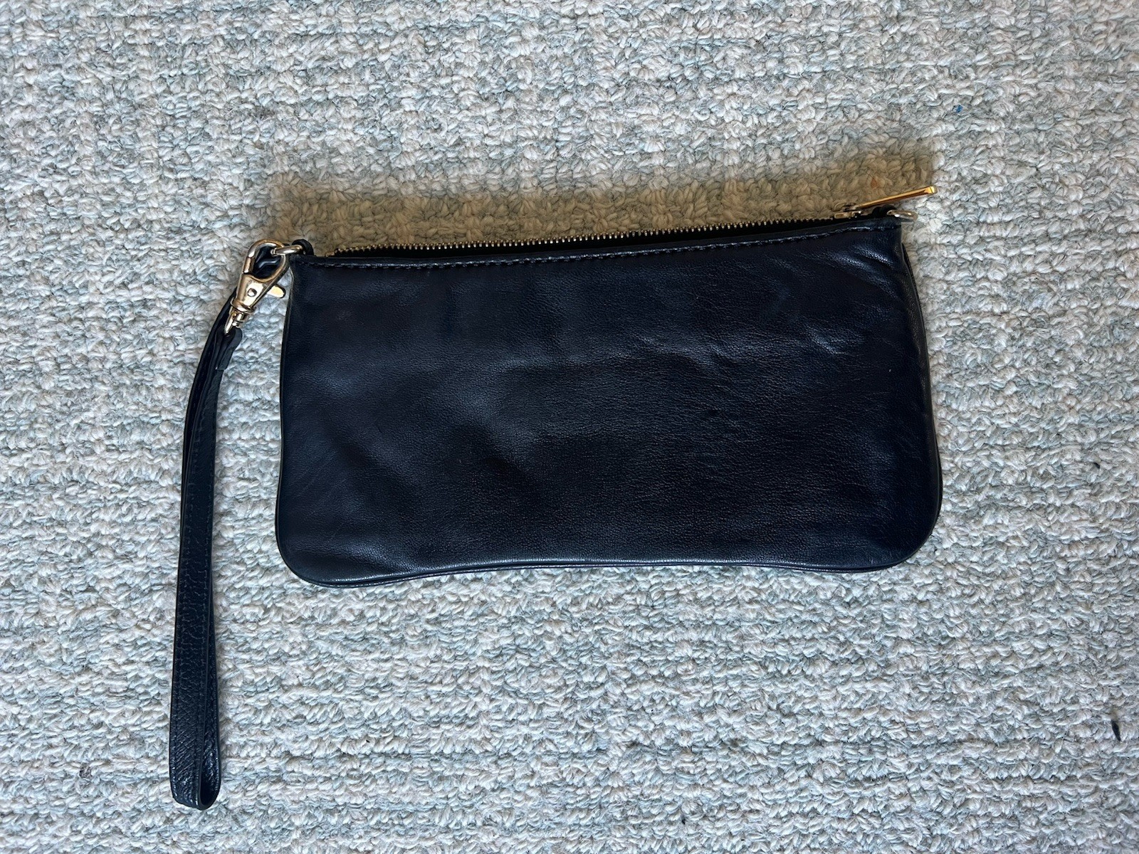 NEW MICHAEL KORS LUDLOW BLACK LEATHER+GOLD TONE WRISTLET STRAP MINI CLUTCH BAG