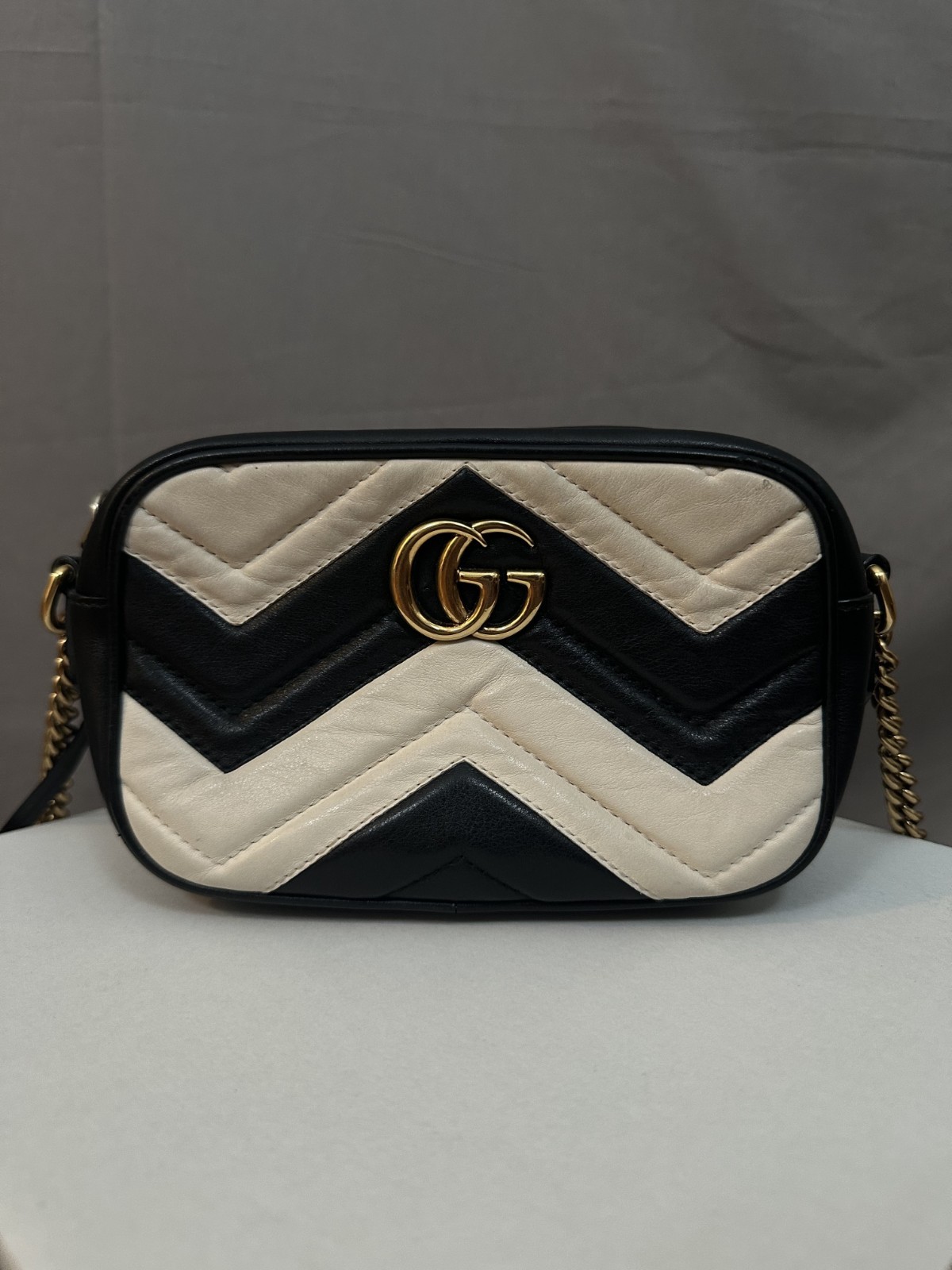 GUCCI GG Marmont Small Shoulder Bag Black & White Chevron Leather w/Dust Bag