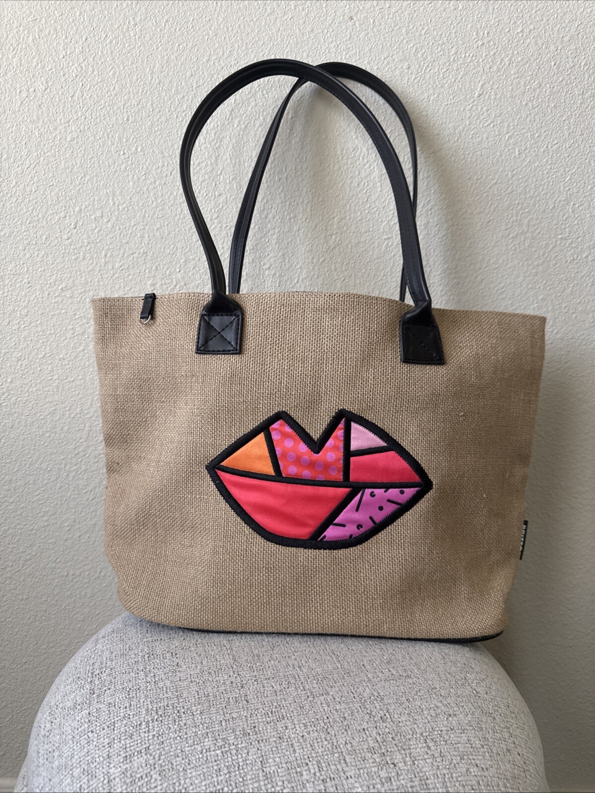 ROMERO BRITTO LIPS JUTE TOTE WITH (LOVE) KEY CHAIN