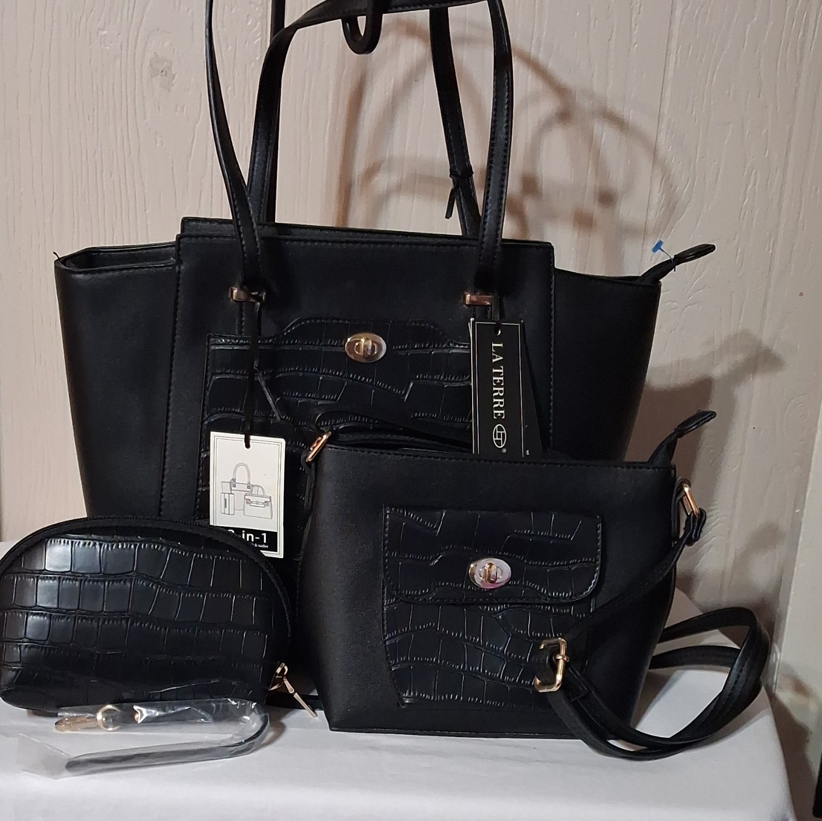 LA TERRE Black Croc Tote Zip Top Gold Hardware Detach Strap Crossbody Pouch