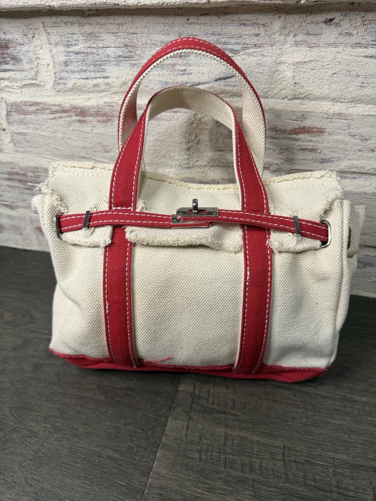 Boatkin Sunwin Madaket Small Classic Tote Turn Lock in Canvas & Red Bag