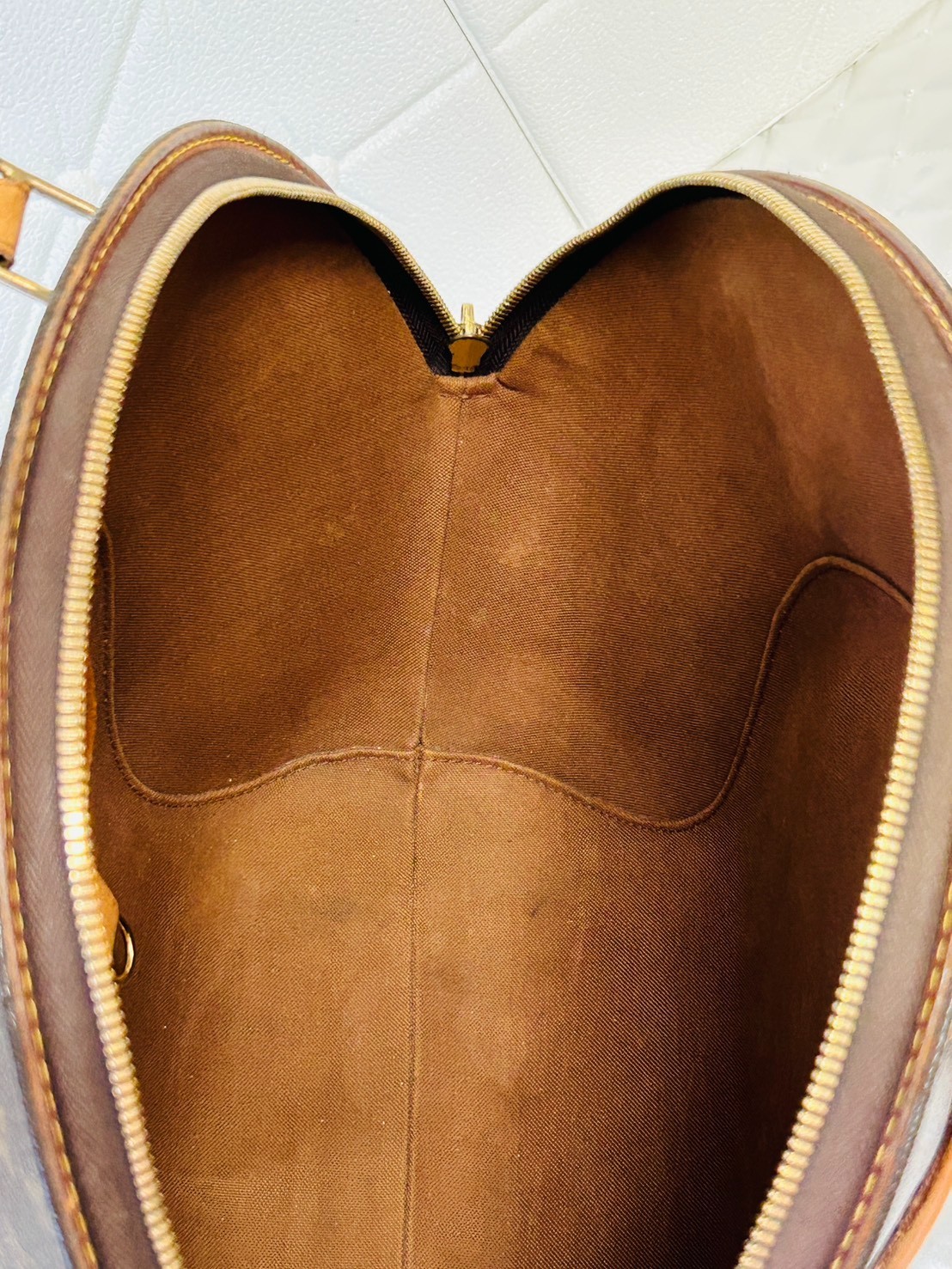 Louis Vuitton Ellipse MM Monogram Handbag M51126 Brown Top Handle Bag LV