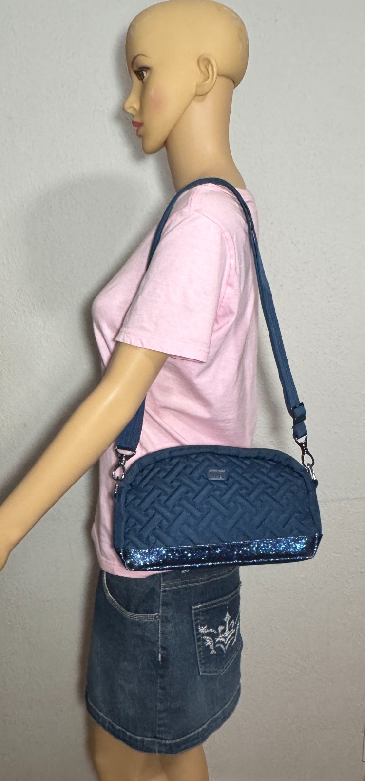 Lug Punter in Blue (with glitter base) *see description*