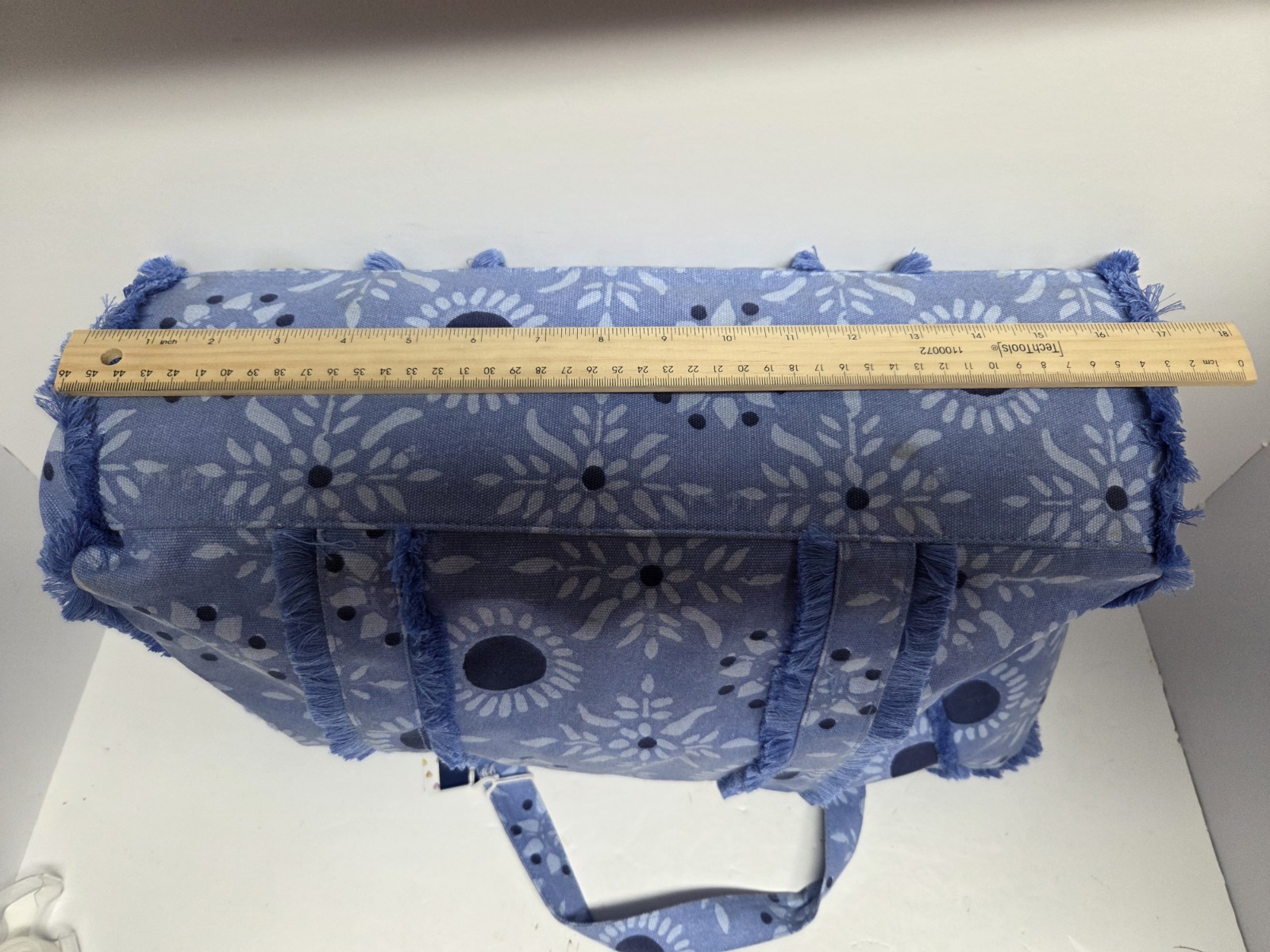Roller Rabbit Women’s Large Beach Tote Blue Floral Fringe Open Top Zip Pocket