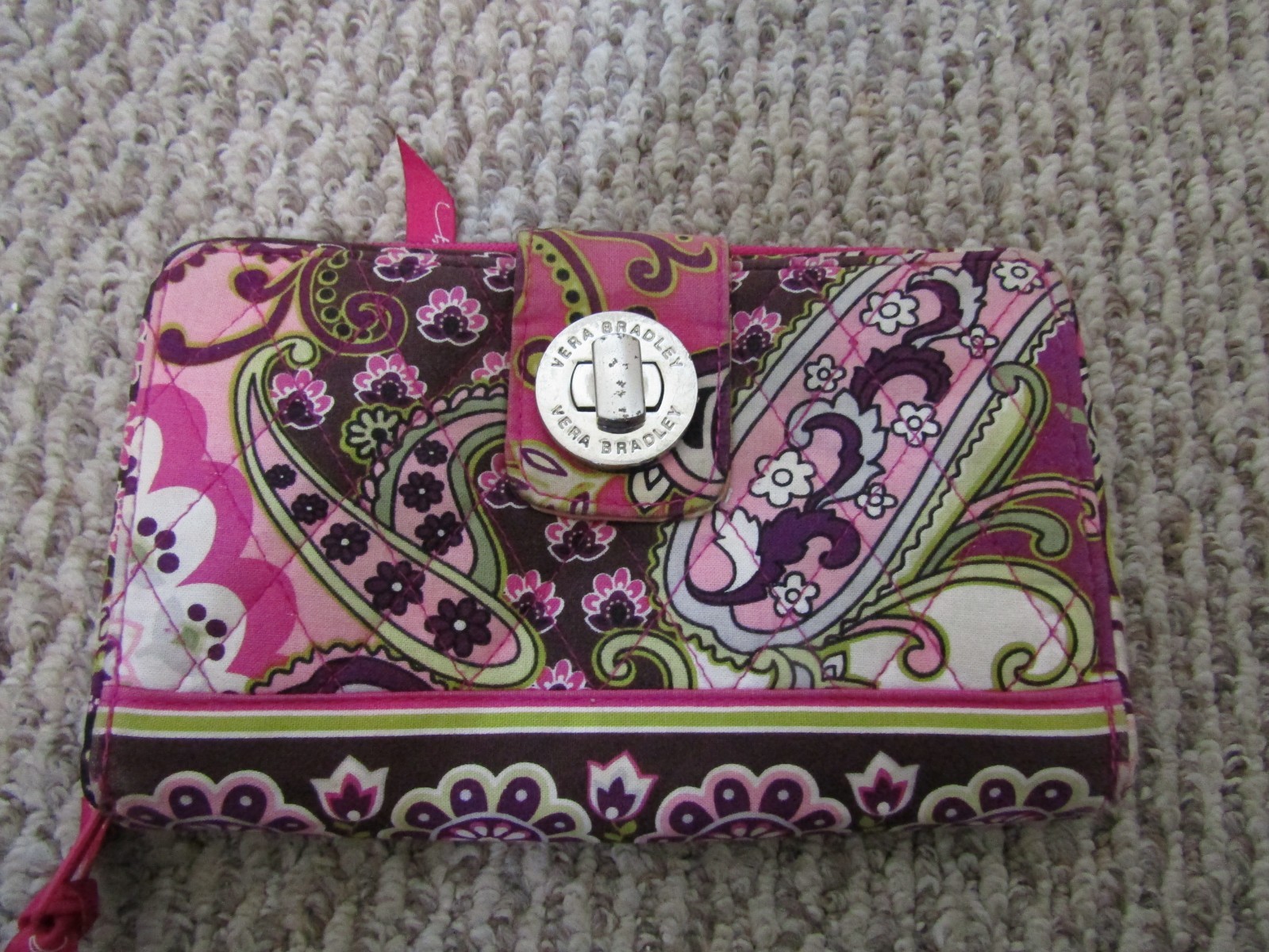 Beautiful Vintage Vera Bradley Unknown Pattern Clutch Wallet