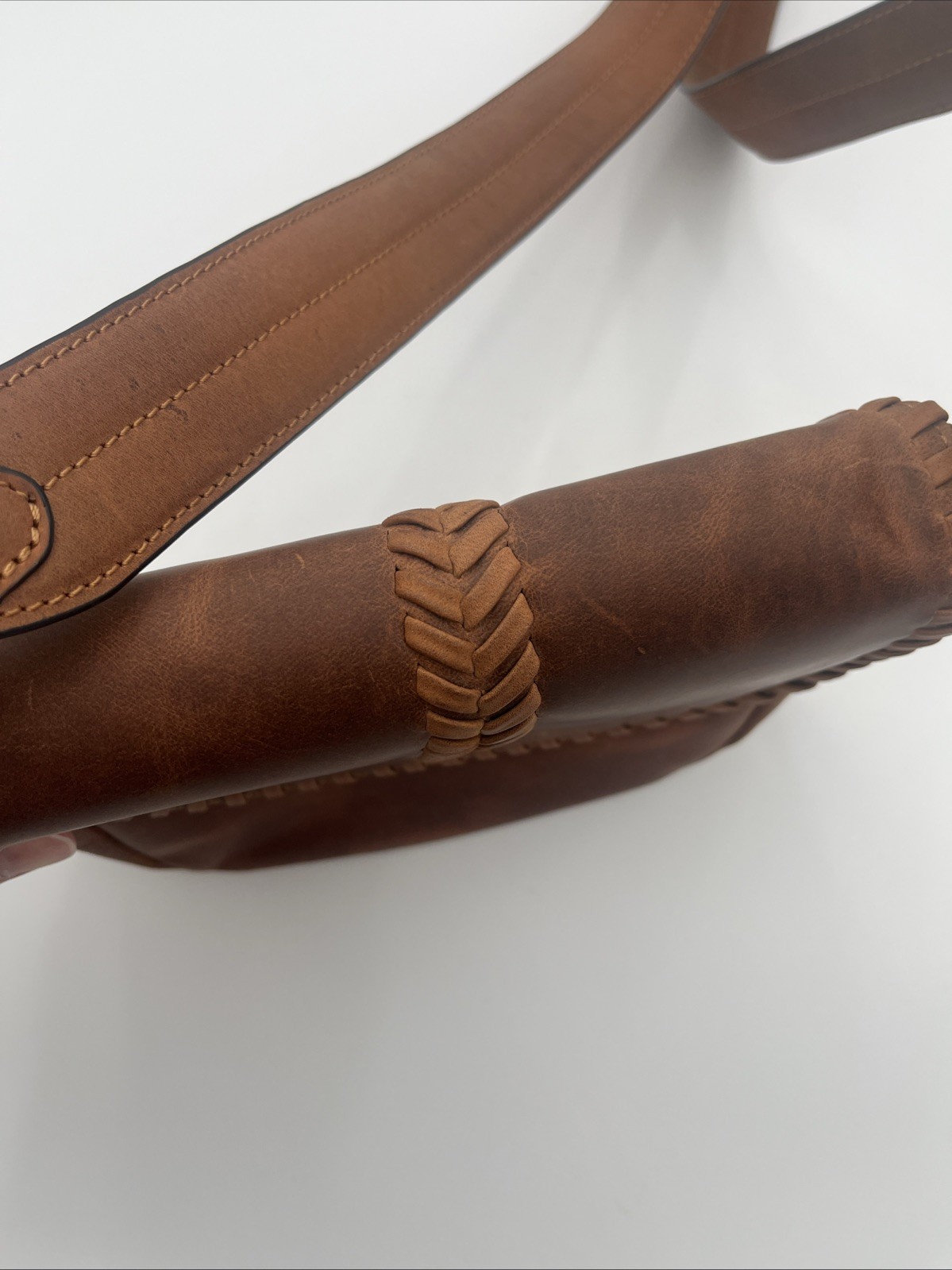 HADAKI Saddle 100% Leather Lined Crossbody Purse /bag Wide Strap 1.5″ Y2K