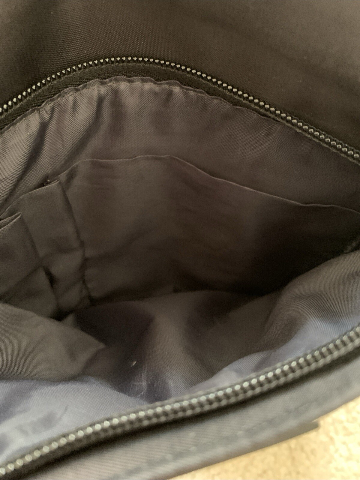 Hedgren Crossbody Bag Black RFID Adjustable Strap 9x8x1 Travel