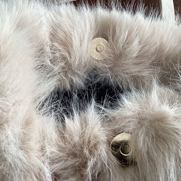 Elegant Cream Fur Shoulder Bag – NWOT