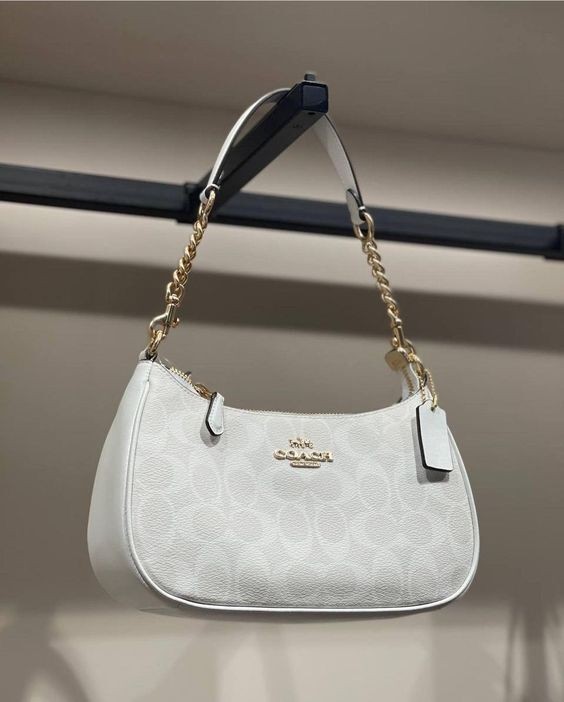 NWT COACH Women’s Teri Shoulder Bag In Signature Canvas In White/Chalk