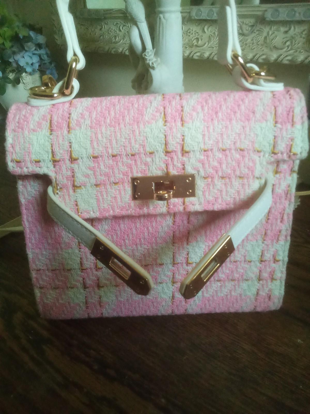 NWOT Francesca’s Collections Pink & White Tweed Crossbody Purse