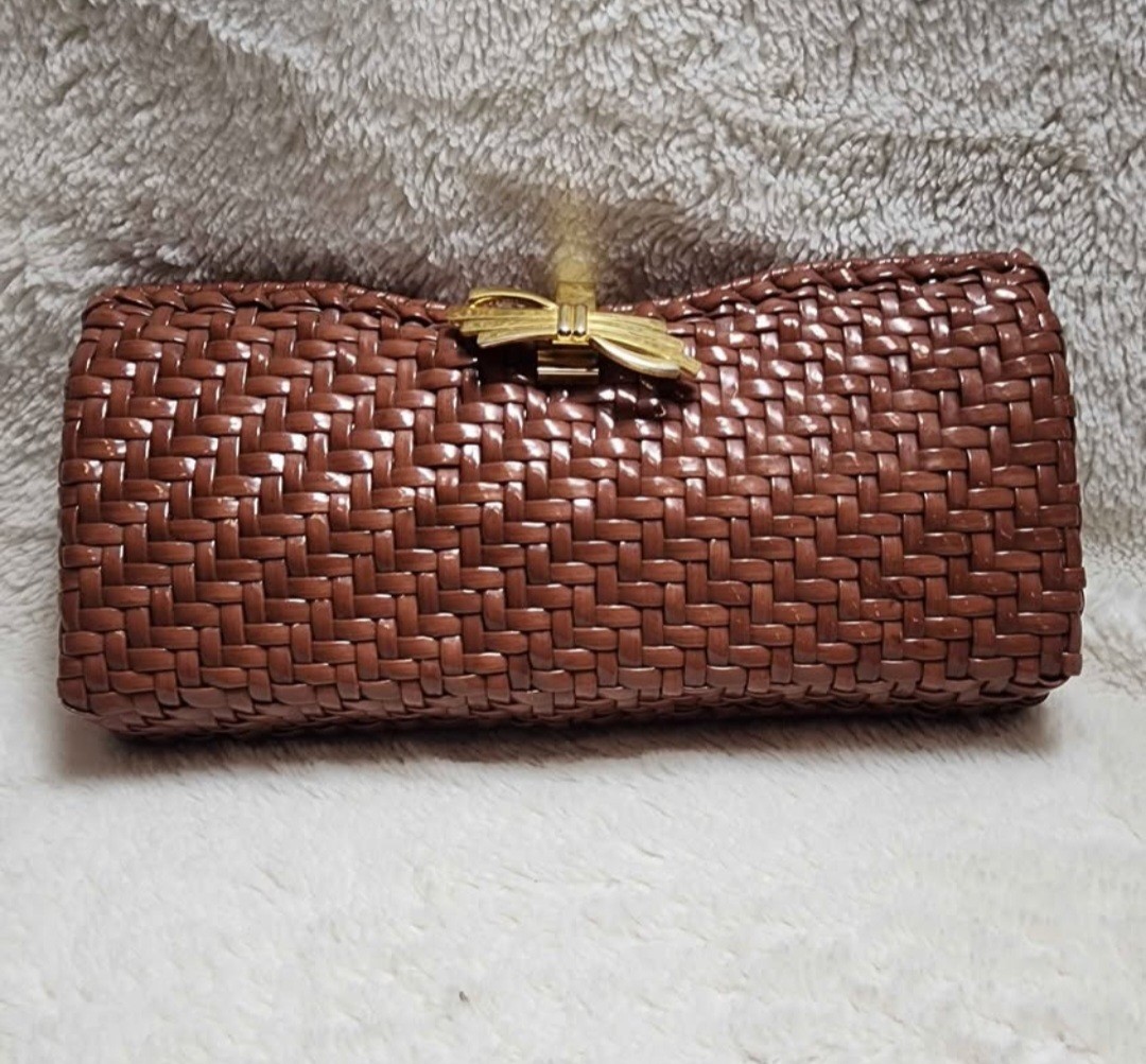 Luxury Woven Leather Clutch w/ Gold Bow Clasp – Elegant Vintage Statement