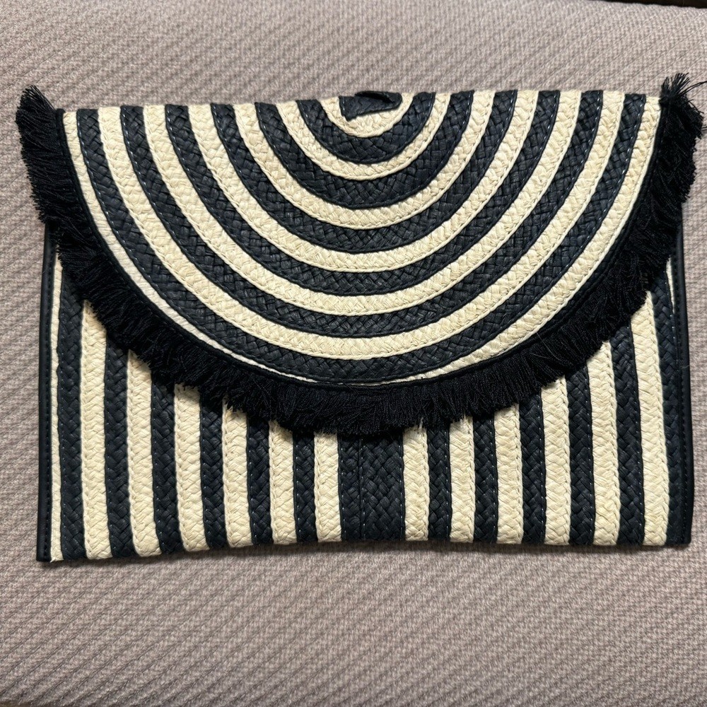 Stella and Dot Awning Clutch Black and Cream New in Original Packaging