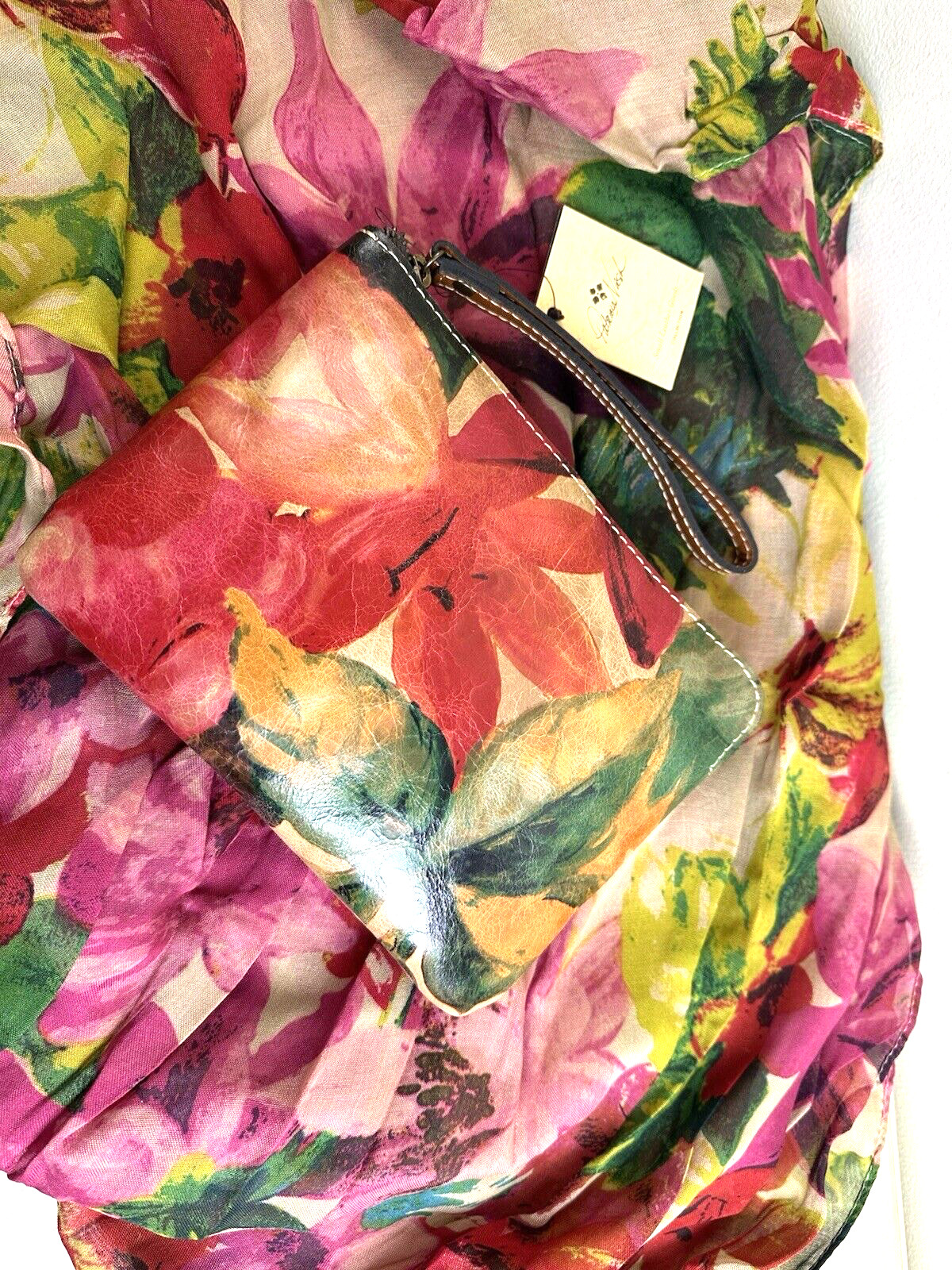 PATRICIA NASH SPRING MULTI TAN RED PINK FLORAL LEATHER WRISTLET & SCARF SET