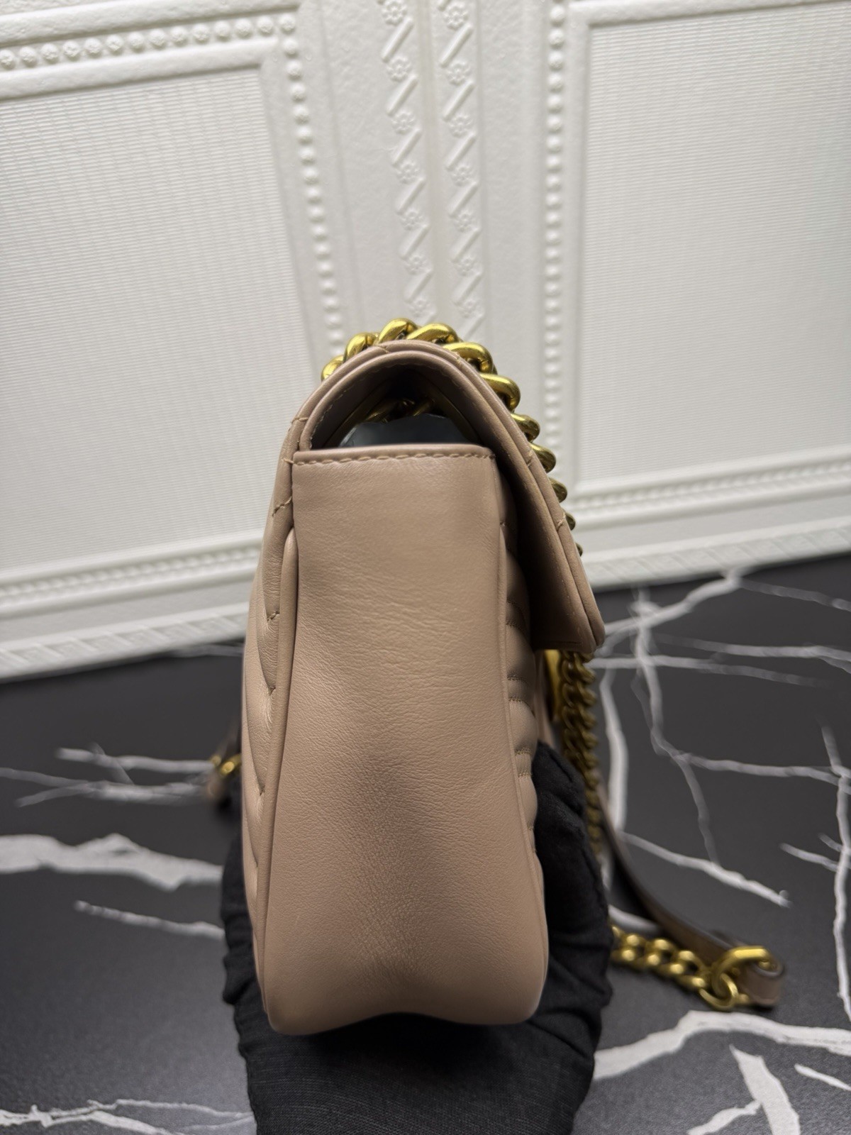 Authentic Pre-owned Gucci GG Marmont Medium 26cm Flap Crossbody Bag