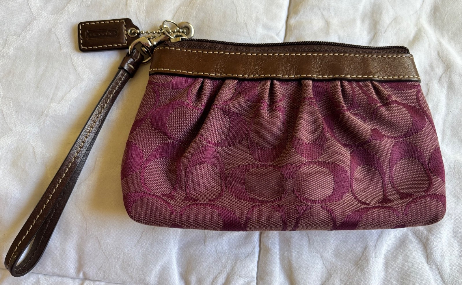 Vintage Coach Signature C Pleated Wristlet Berry Plum Brown Leather Y2K
