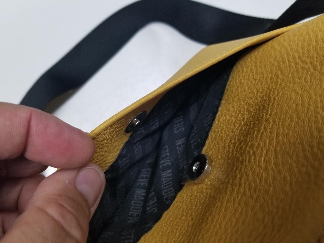 Steve Madden Logo Crossbody Bag yellow and Black new w/o tags