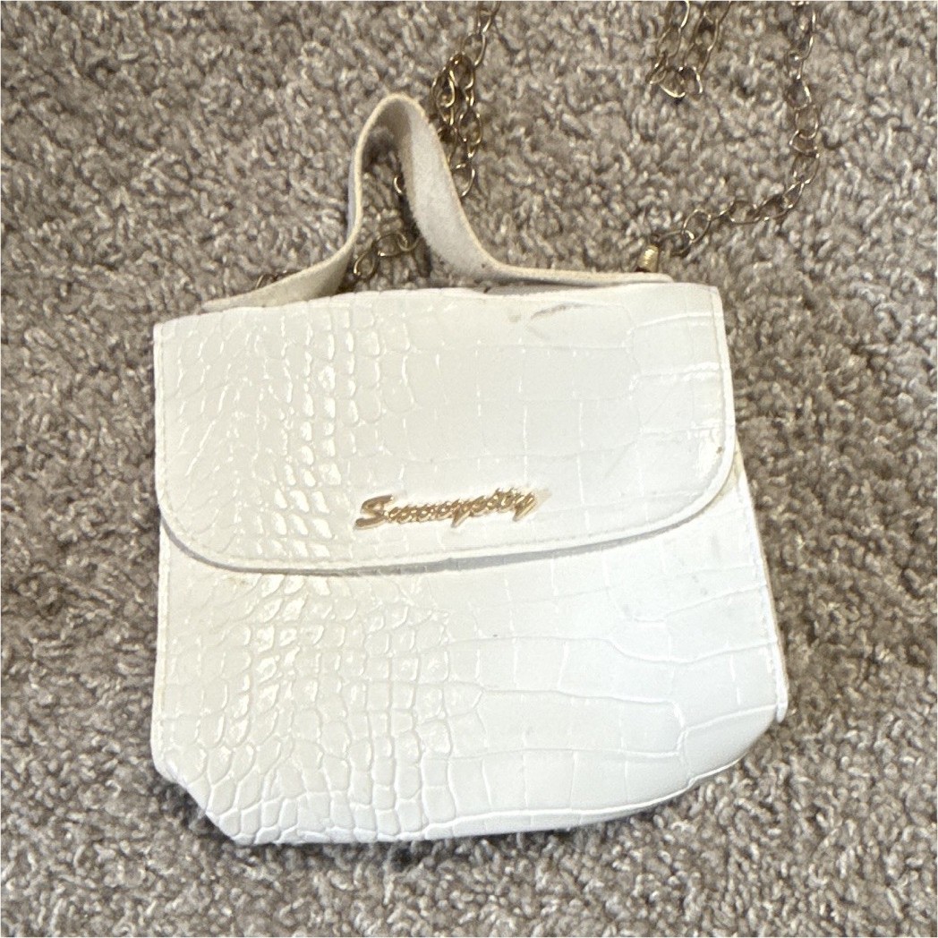 White Croc Embossed Small Crossbody Bag Gold Chain Strap Logo Magnetic Closure
