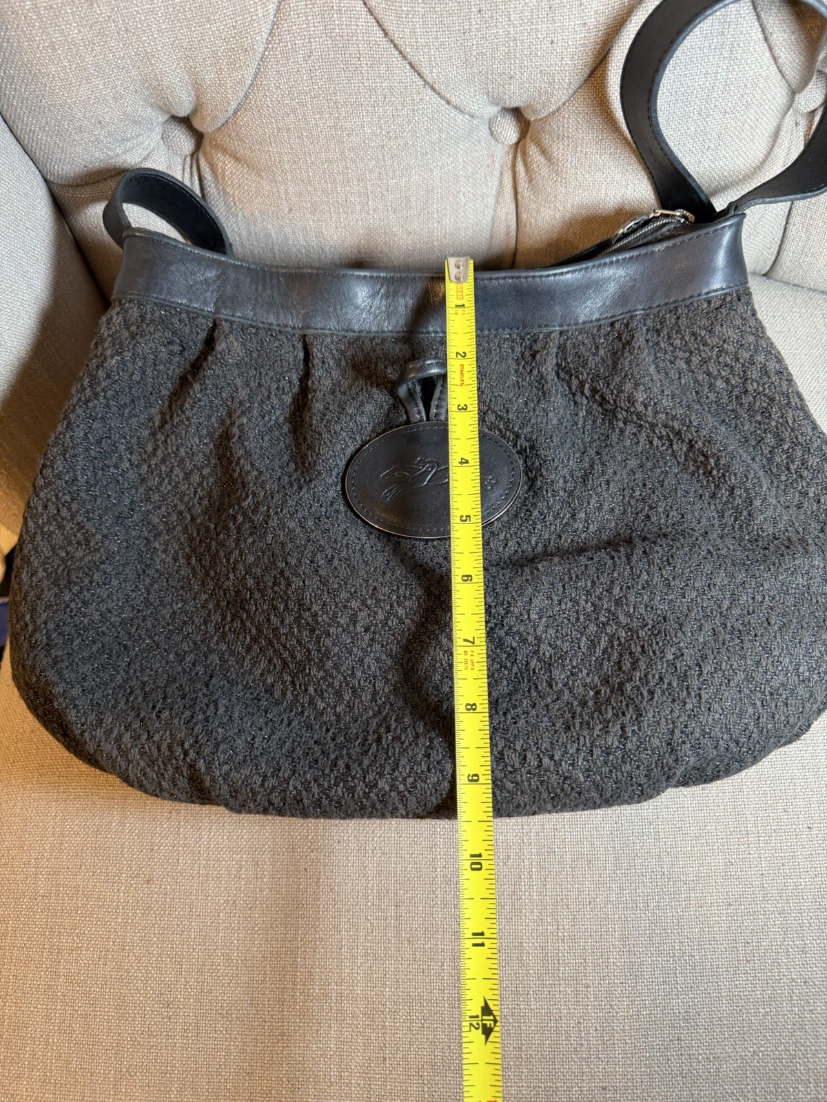 Longchamp Vintage Shoulder Bag (Needs to repair the zip, see photos )
