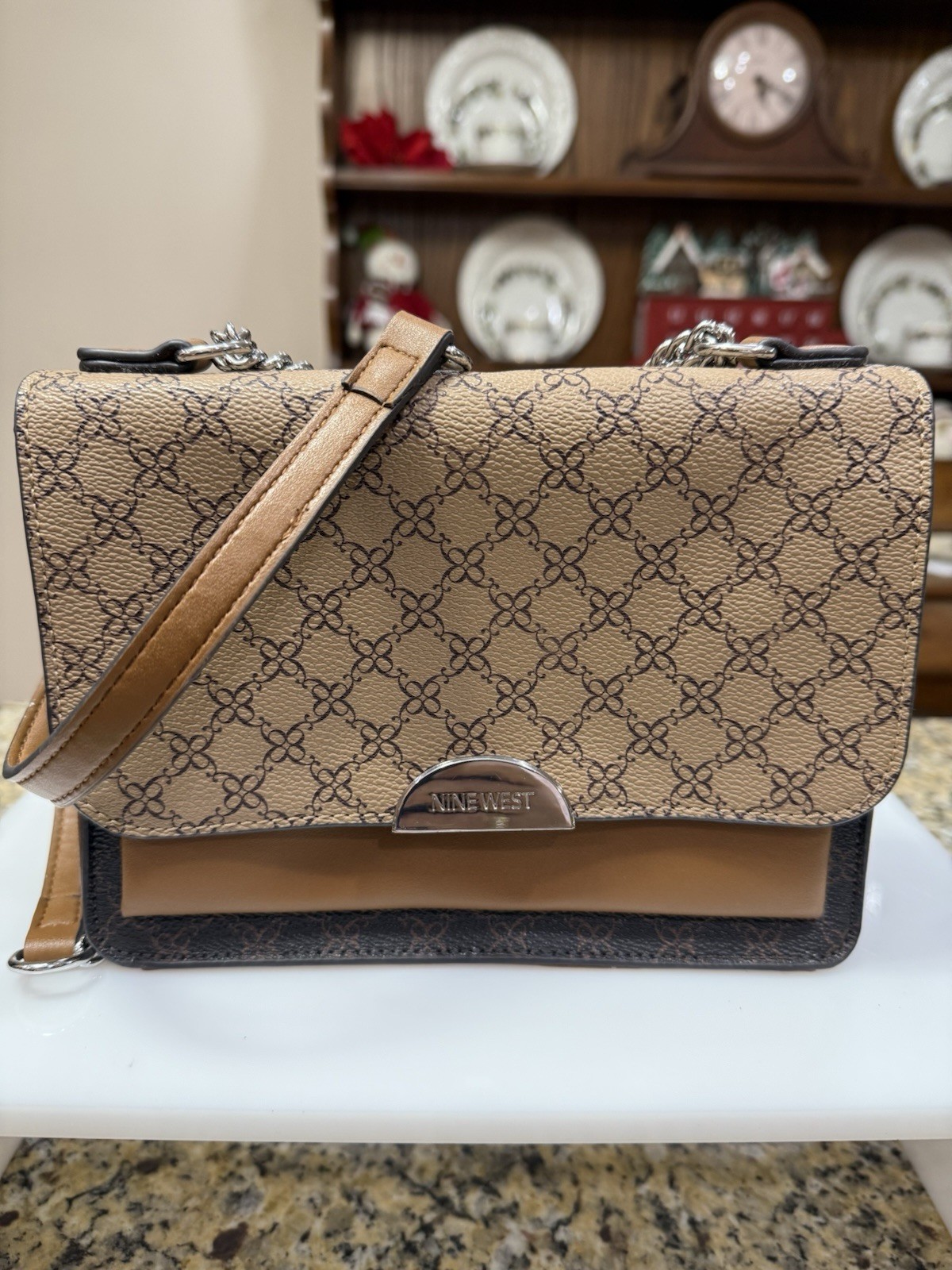 Nine W. Crossbody Purse – Measures 6 3/4 X 8 1/2 X 3“￼