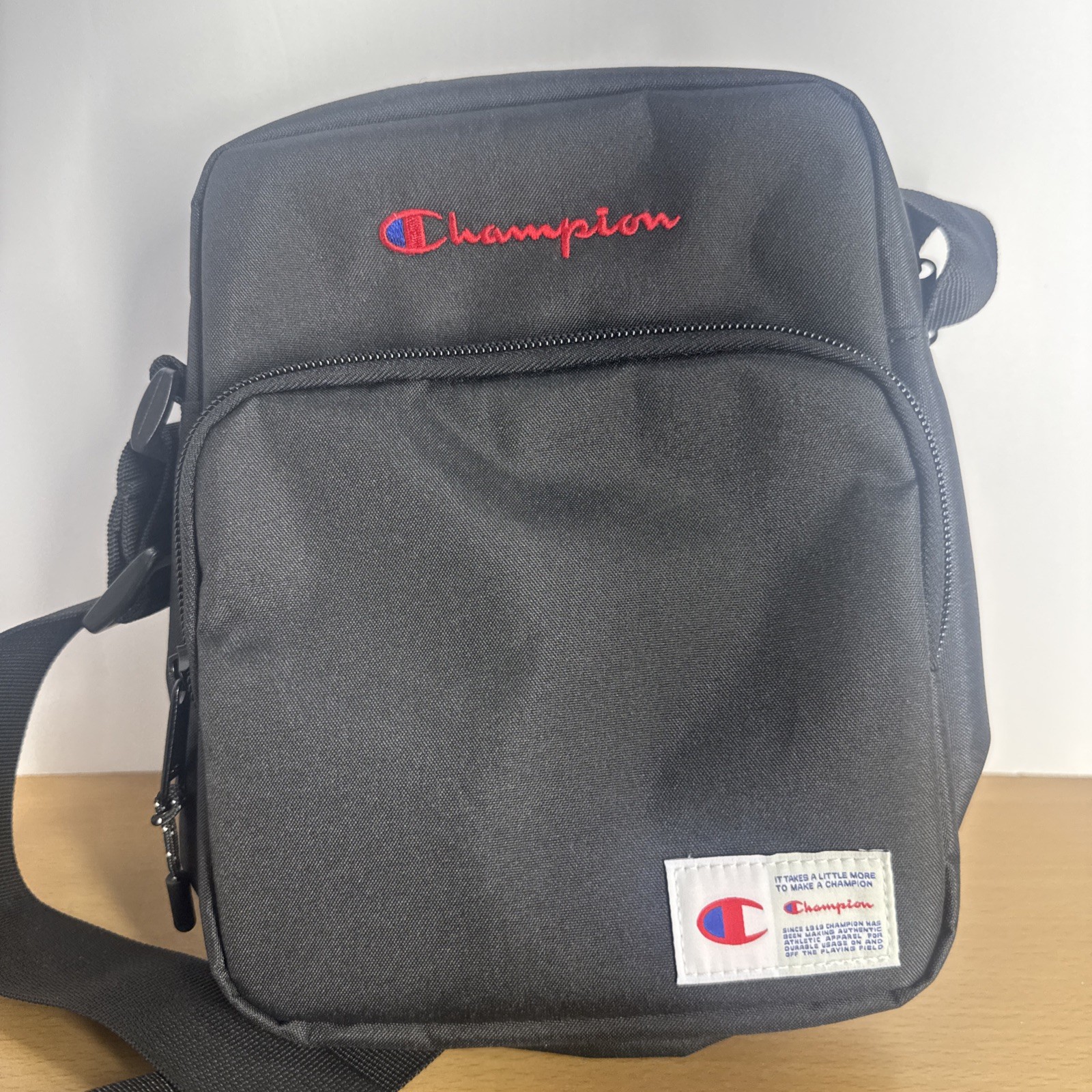 Champion Method Cross Body Handbag Strap Unisex – Black – Gray Interior