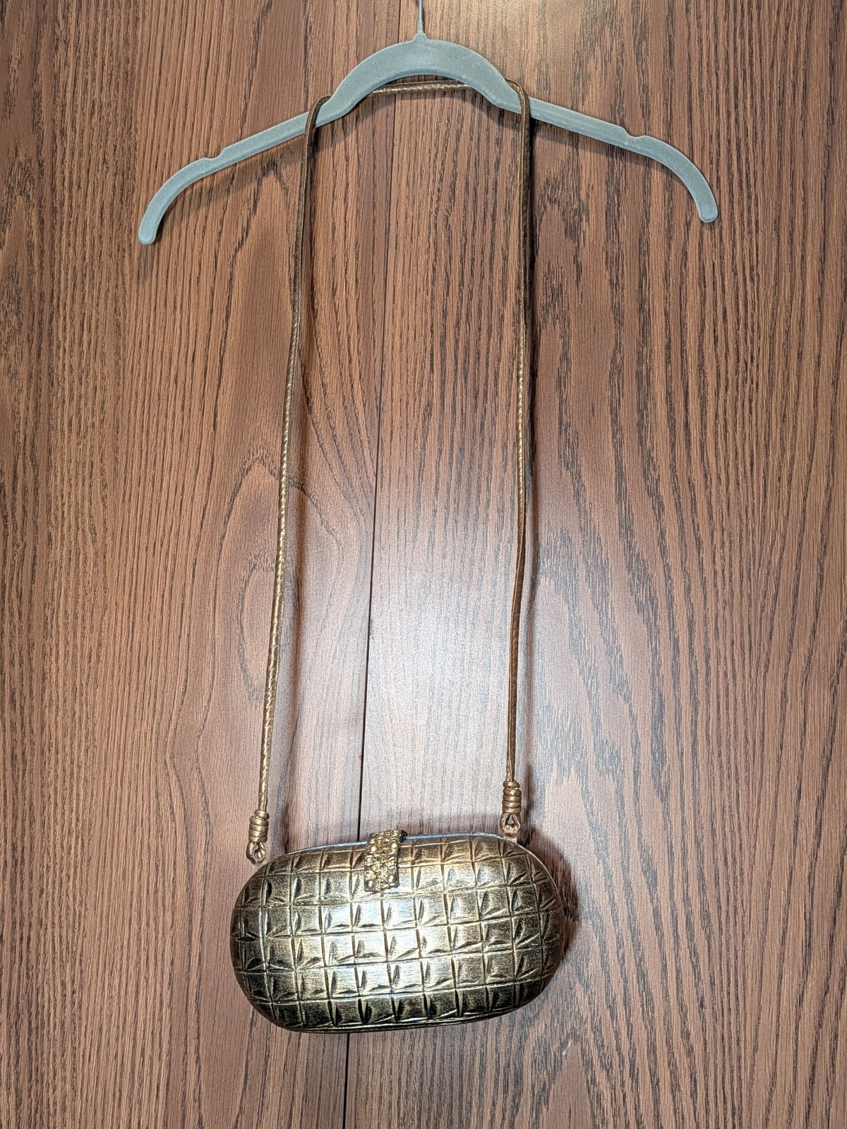 Timmy Woods Beverly Hills “Elizabeth/Louranne” Hand Carved Acacia Wood Clutch