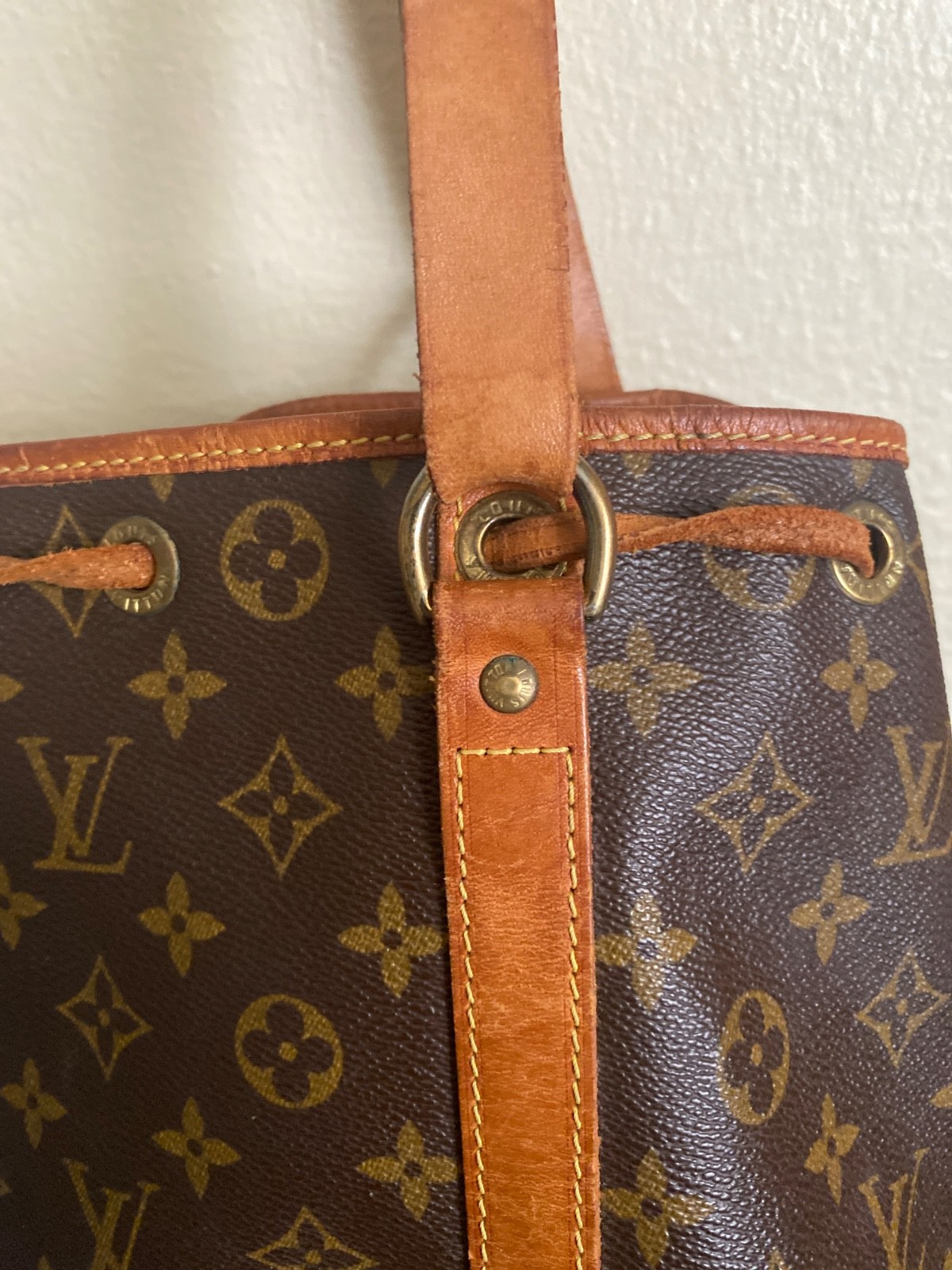 Authentic Louis Vuitton Noé Shoulder Bag Brown Canvas