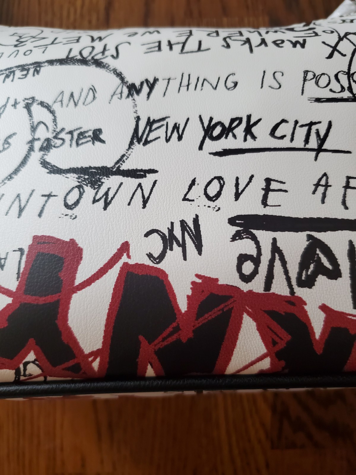 NWT DKNY ADORABLE WHITE /BLACK/RED GRAFFITI BAG Perfect For Your Essentials💄