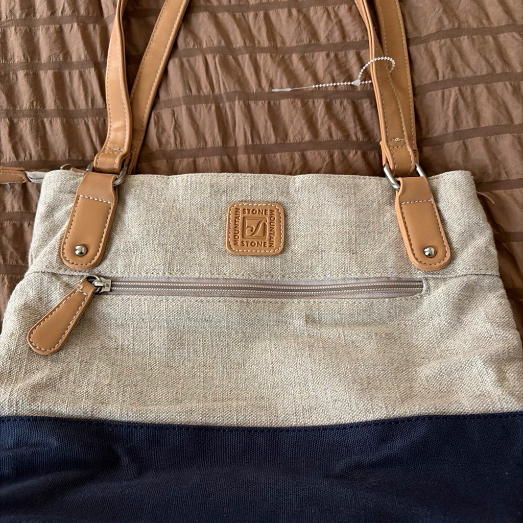 Stone Mountain Colorblock Tote Bag Beige/Blue Zip Closure Double Handles