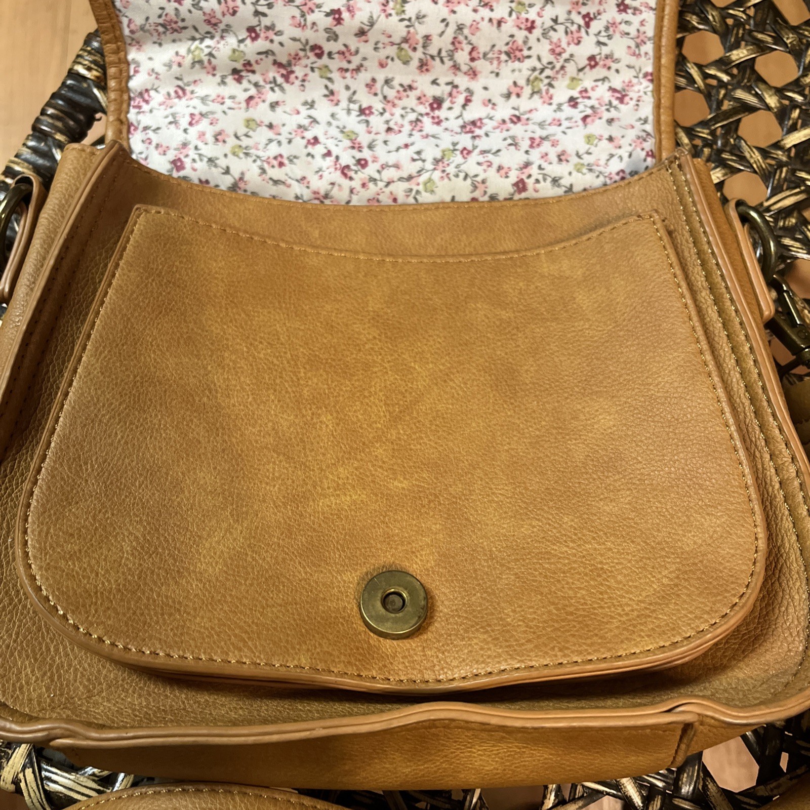 Harris Tweed leather Islander 8320 Shoulder purse pink purple saddle bag EXLNT!!