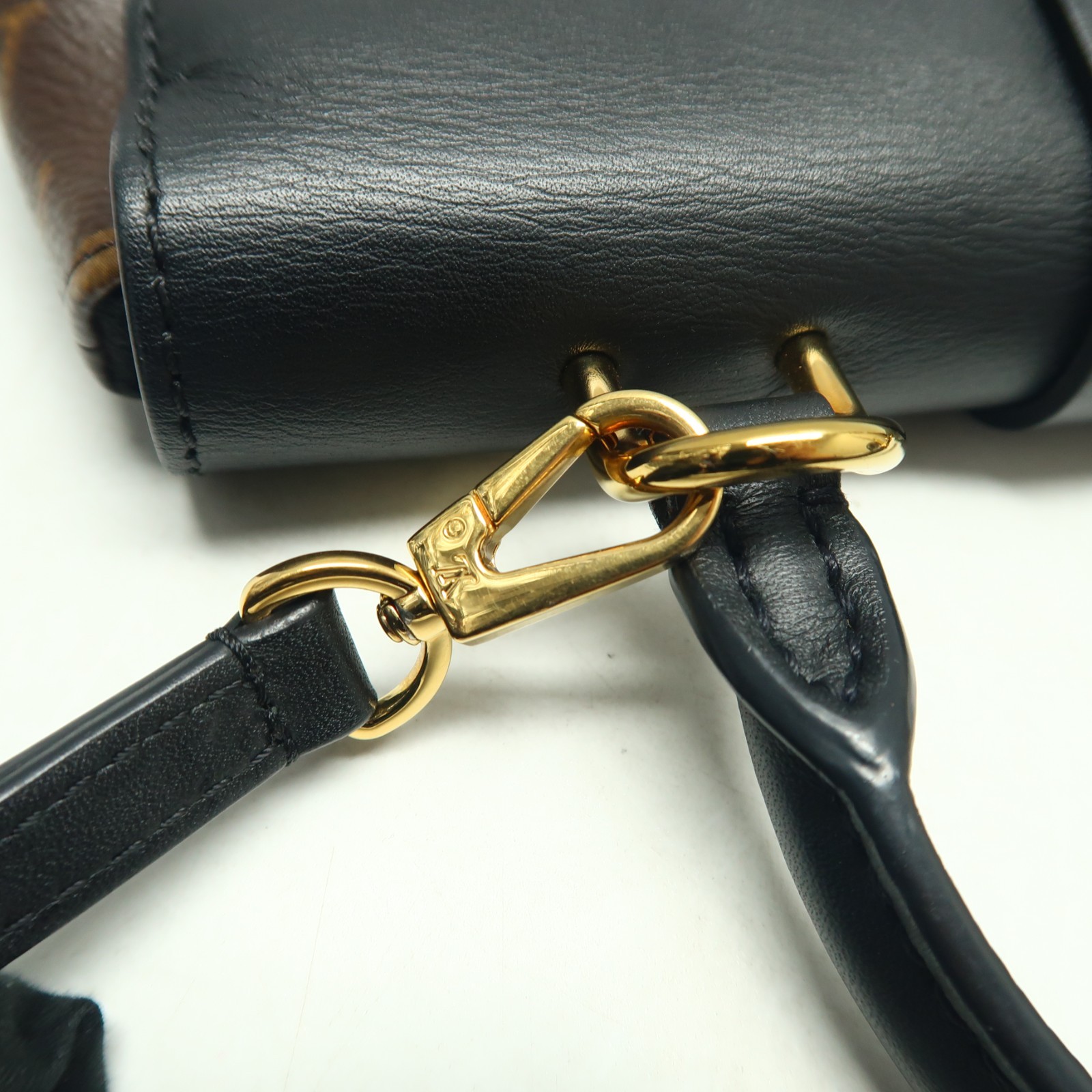 Louis Vuitton Locky BB Brown Monogram Canvas Satchel T10439875