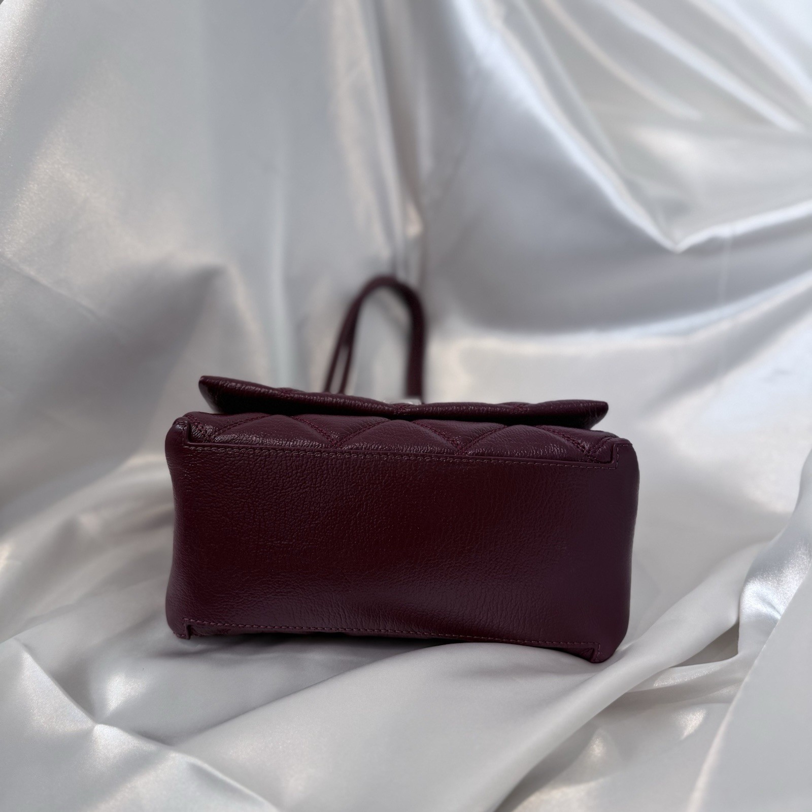 Marc Jacobs the quilted dual mini shoulder bag.