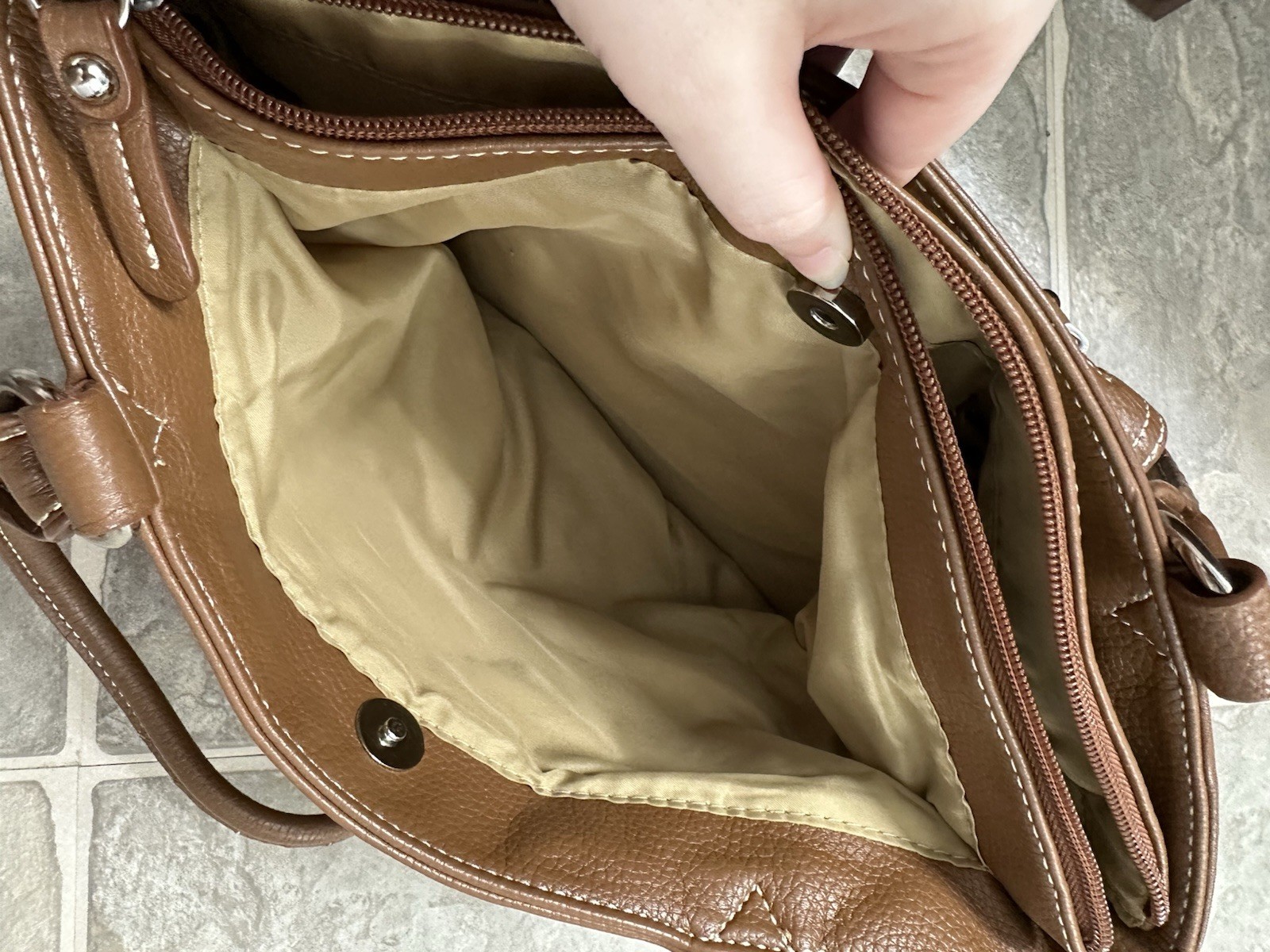 Medium Light Leather Brown Croft & Barrow Purse