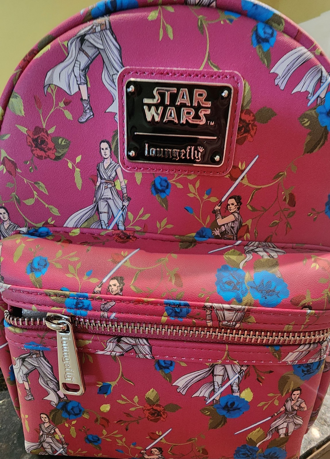NEW W/TAG 💕Loungefly Disney Star Wars Pink Mini Backpack