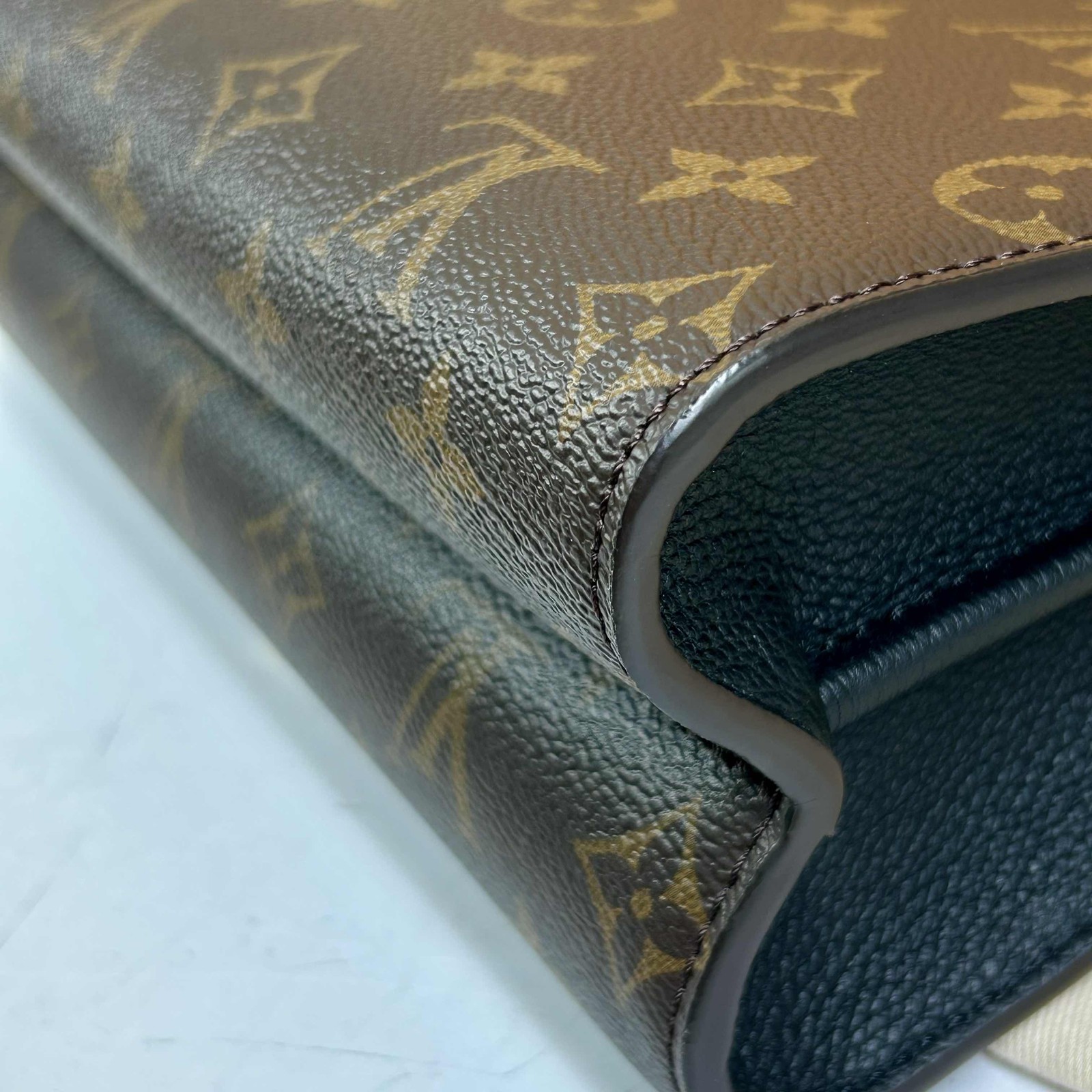 Louis Vuitton Pallas Chain Handbag in Monogram Canvas & Black Leather Auth