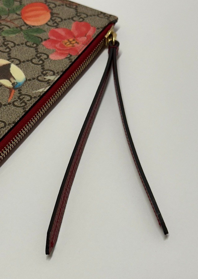 GUCCI GG SUPREME RED TIAN PRINT CANVAS + LEATHER ZIP PORTFOLIO CLUTCH ~ $1,000