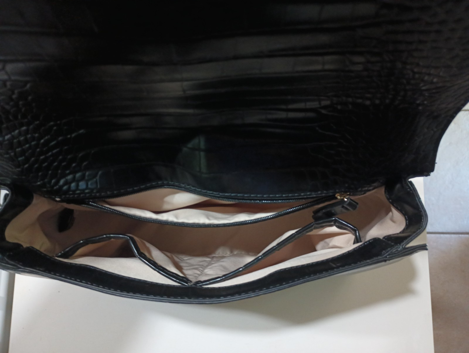I.n.c. International Concepts Ajae Flap Crossbody in Light Leo Gold