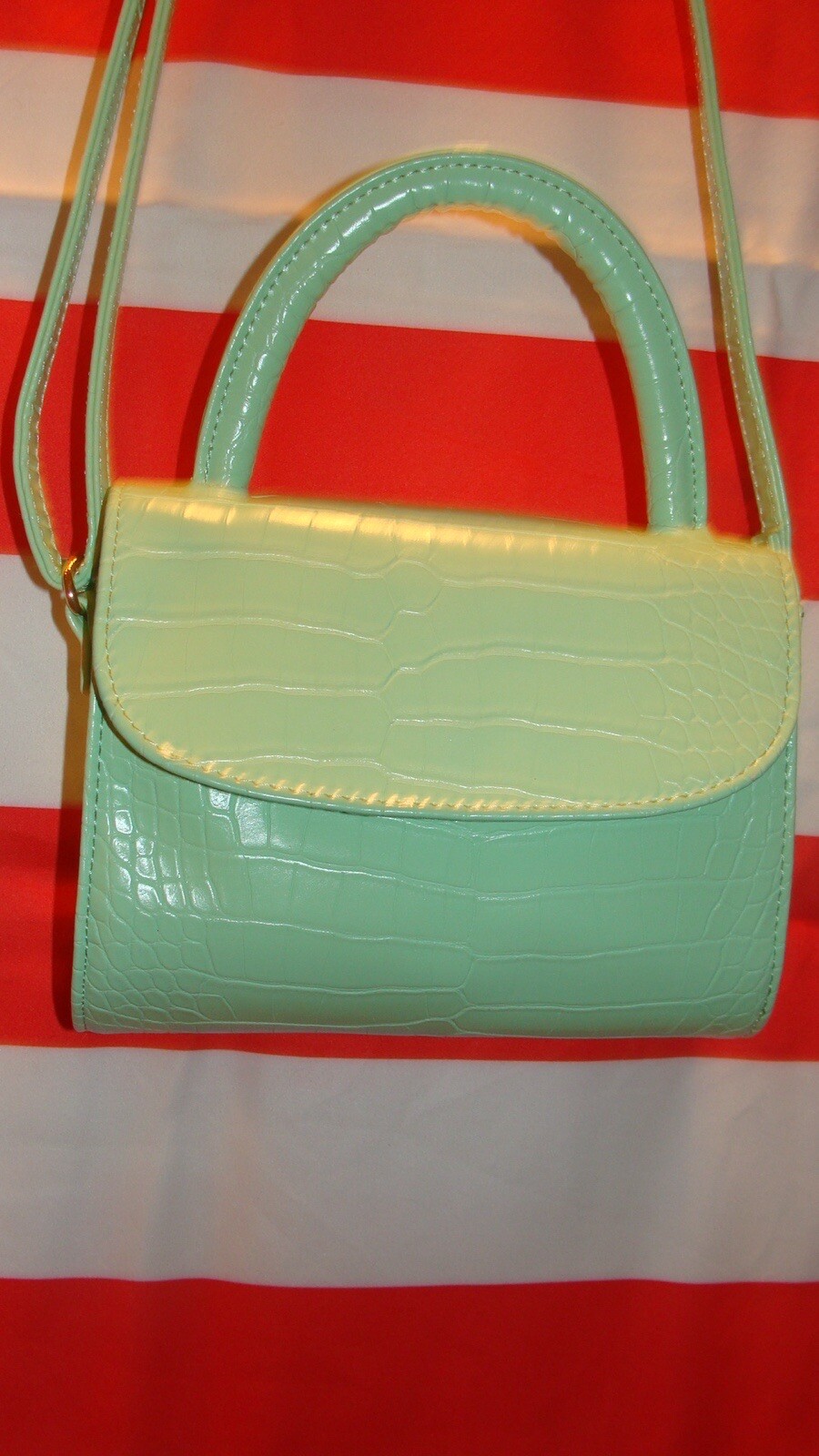 ART CLASS MINT GREEN PURSE ~ Excellent Condition ~ 7.5”x7”