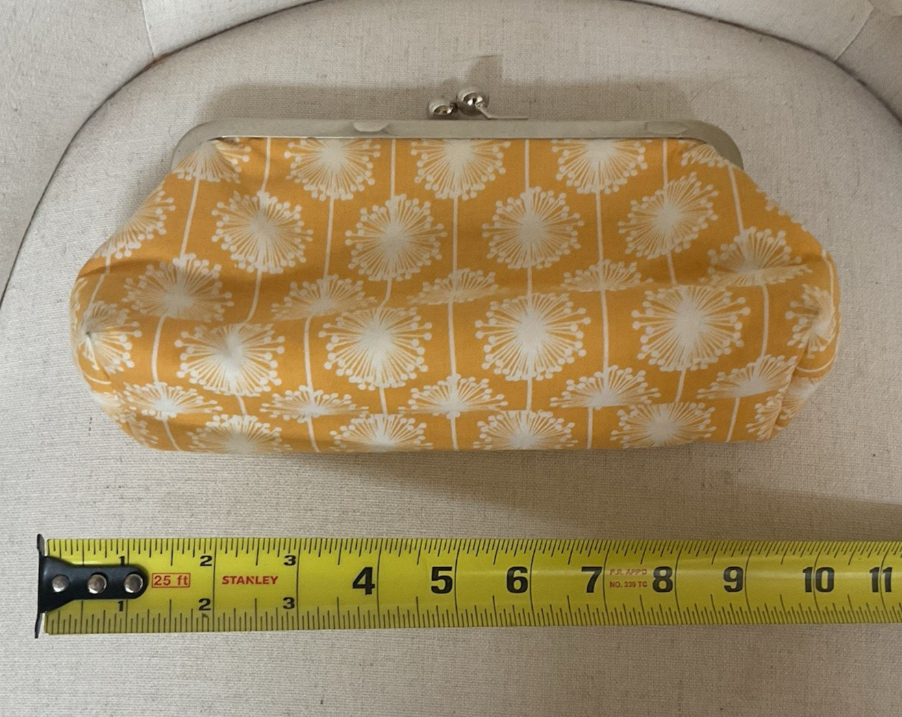 ADDY GIRL ACCESSORIES – Fabric Clutch Metal Frame Kiss-lock Closure Dandelion