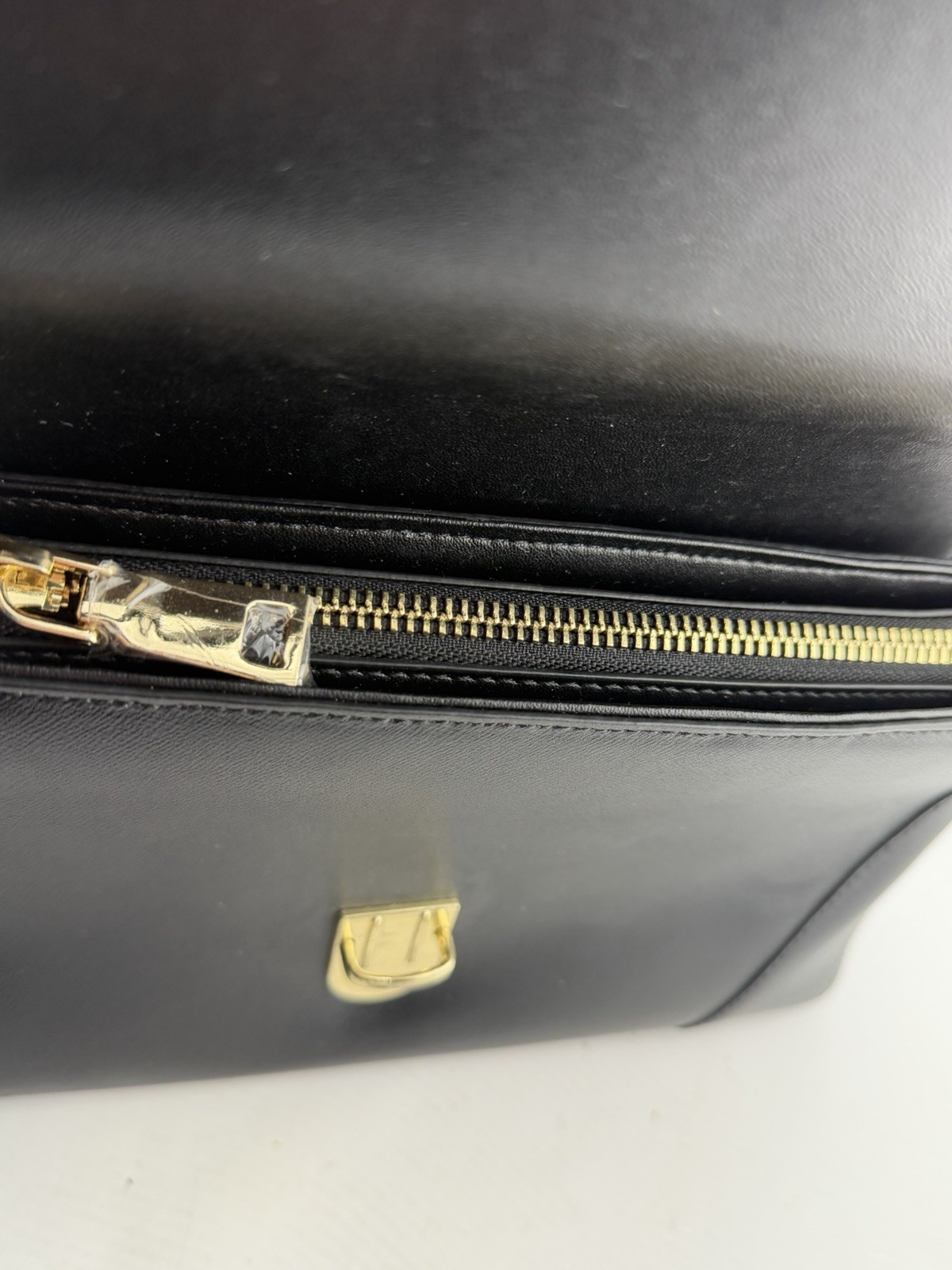 Bostanten “Cella” Black Leather Should Bag. Appears New. Approximately 11×5.5