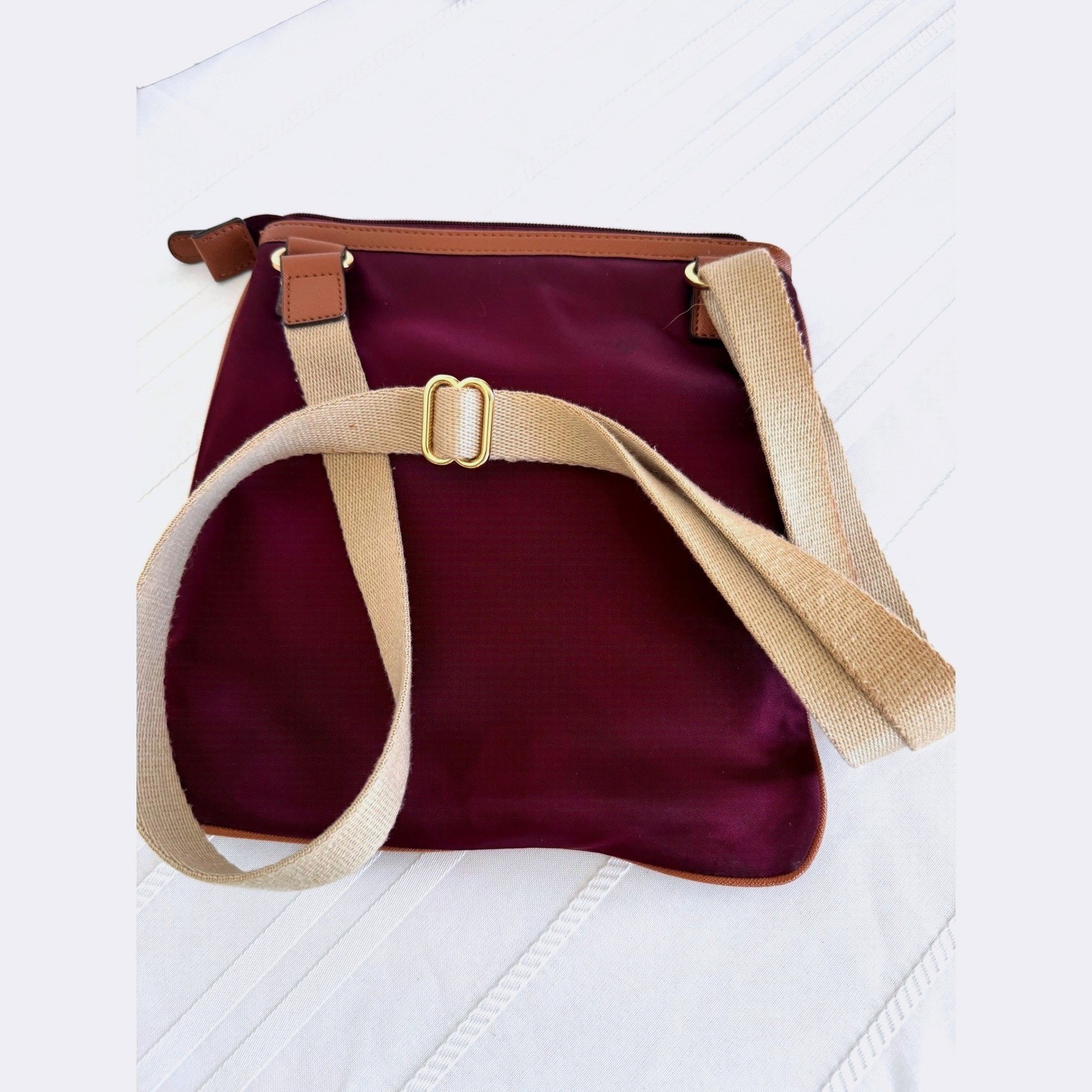 Michael Kors Burgundy Nylon Crossbody Bag Tan Leather Trim Gold Hardware AI-1205