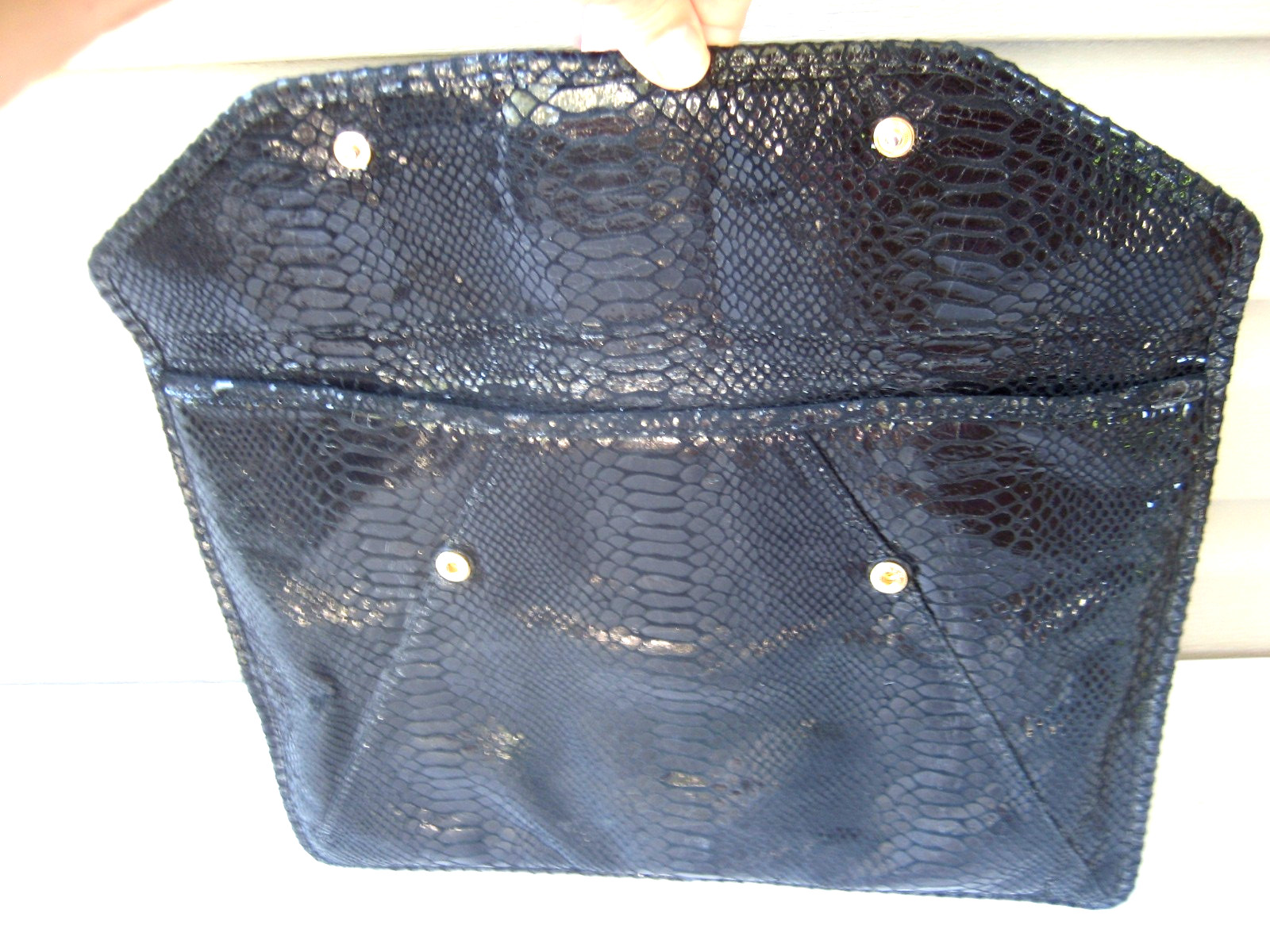 Michael Kors Tablet Laptop envelope clutch snakeskin black gold Plate Mint