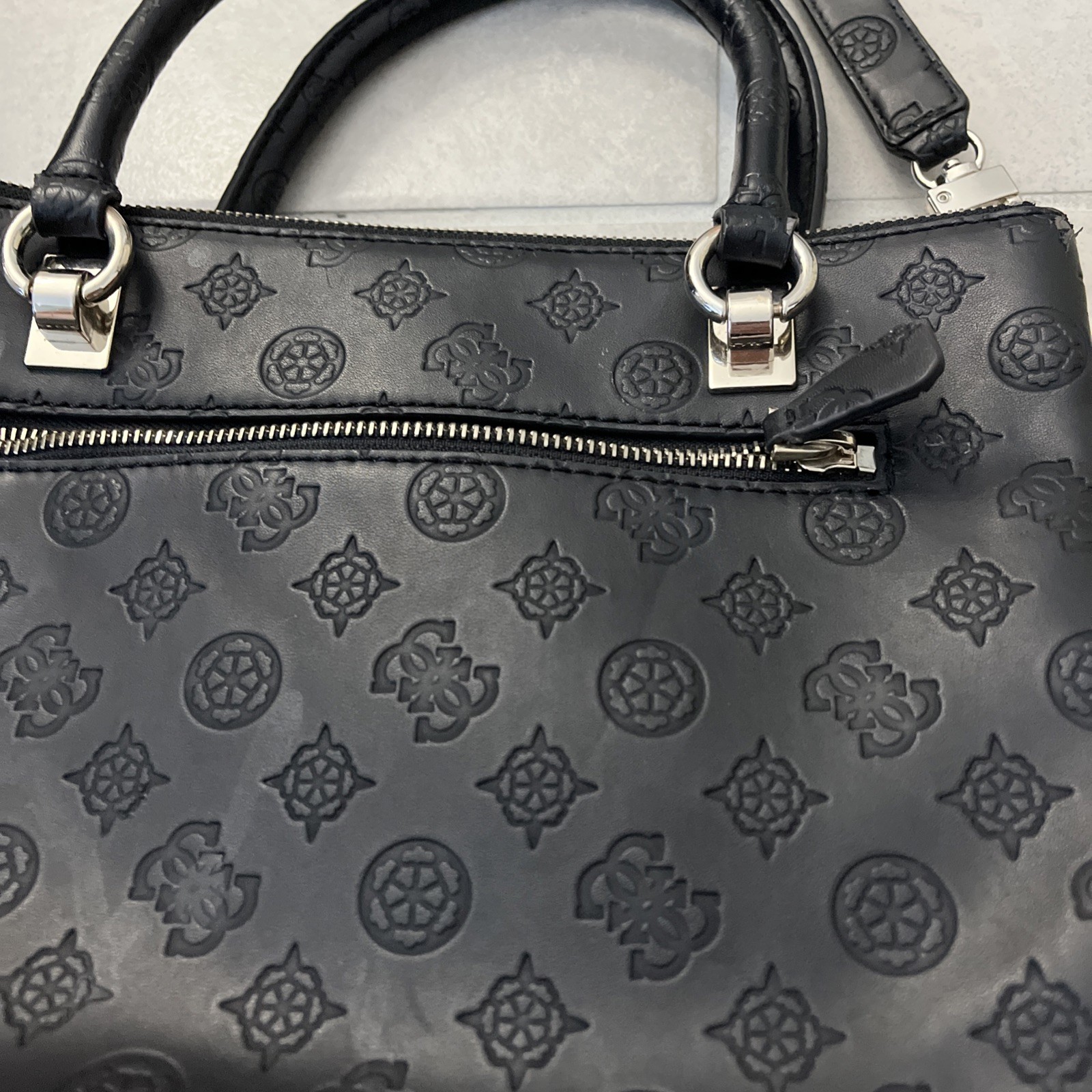 Guess Womans Shoulder Bag Black Geometric Medium Polyester Cotton Zip Adjustable