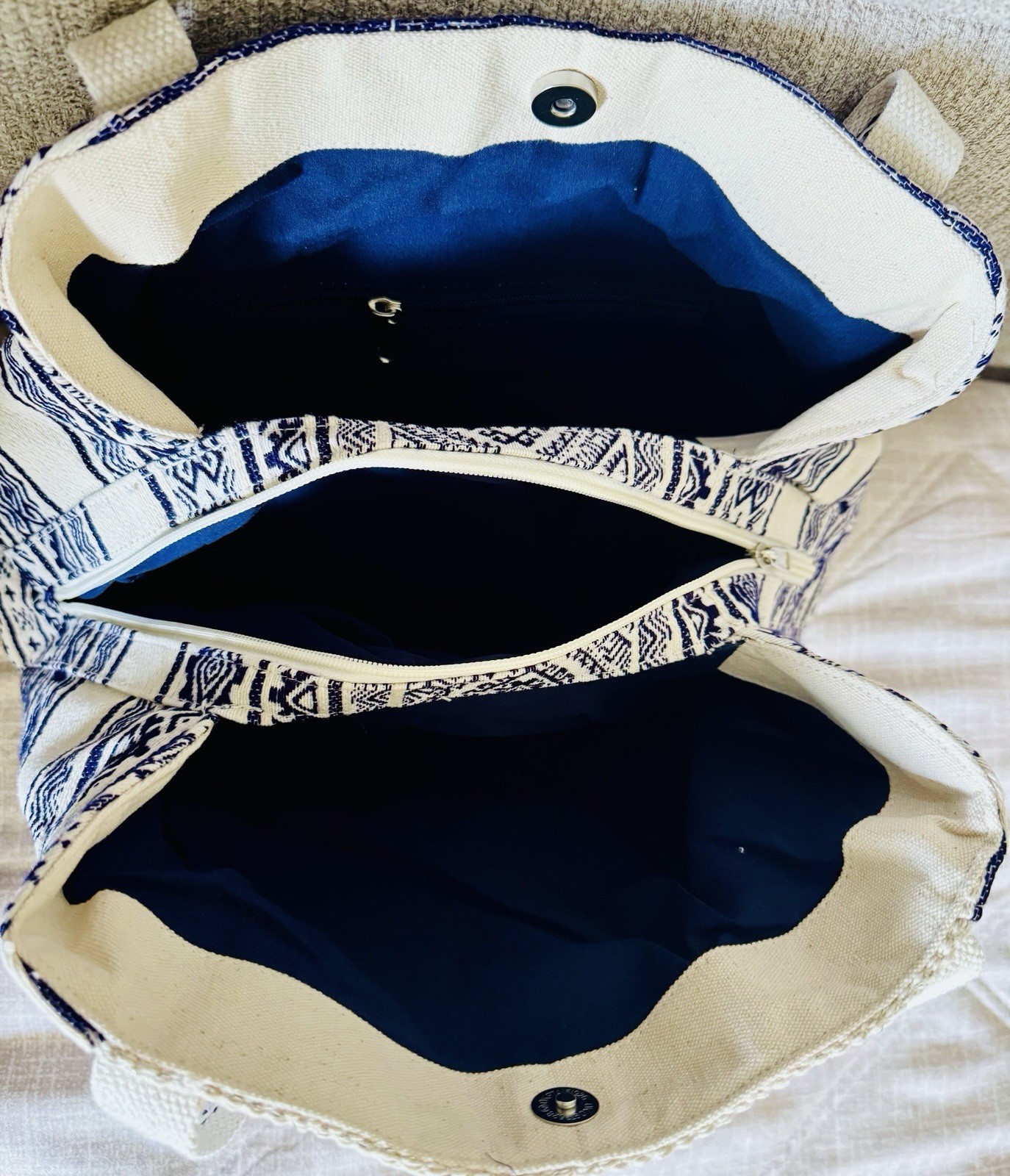NWT Viral Beaded Embroidered Tote Bag In Navy And Cream Compartments Pockets (I)